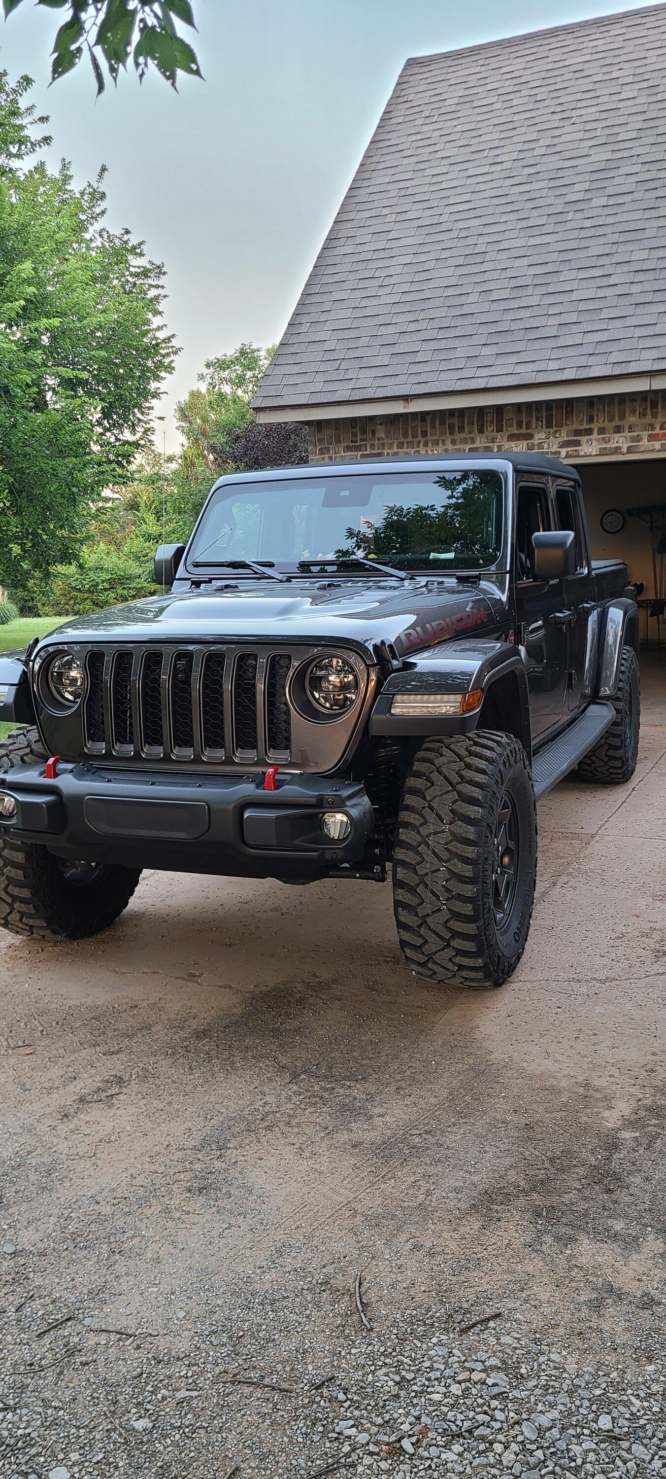 Jeep Gladiator They're real, and they're spectacular. $1100 on sale 315/70r17 kumho mt71 20220618_203619