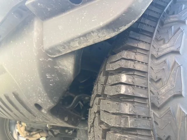 Jeep Gladiator 295/70R17 on Sport S jeep tire 2