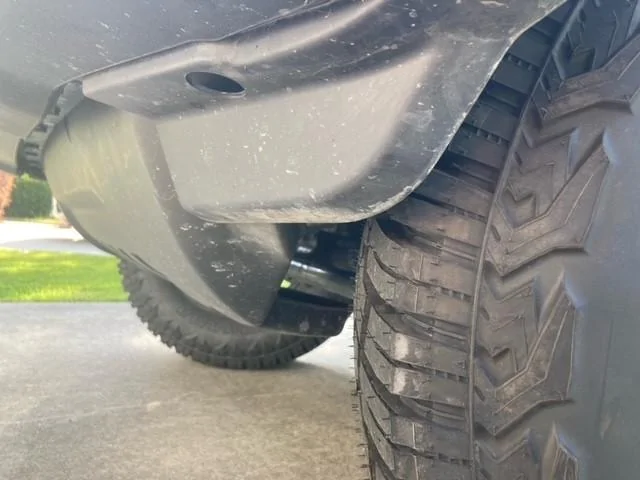 Jeep Gladiator 295/70R17 on Sport S jeep tire1