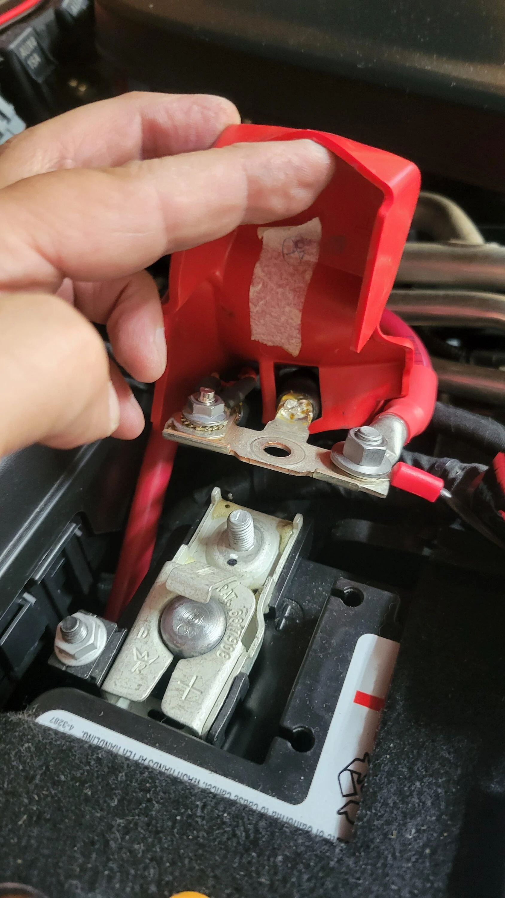Jeep Gladiator Removing all power to your jeep. 20220624_102741