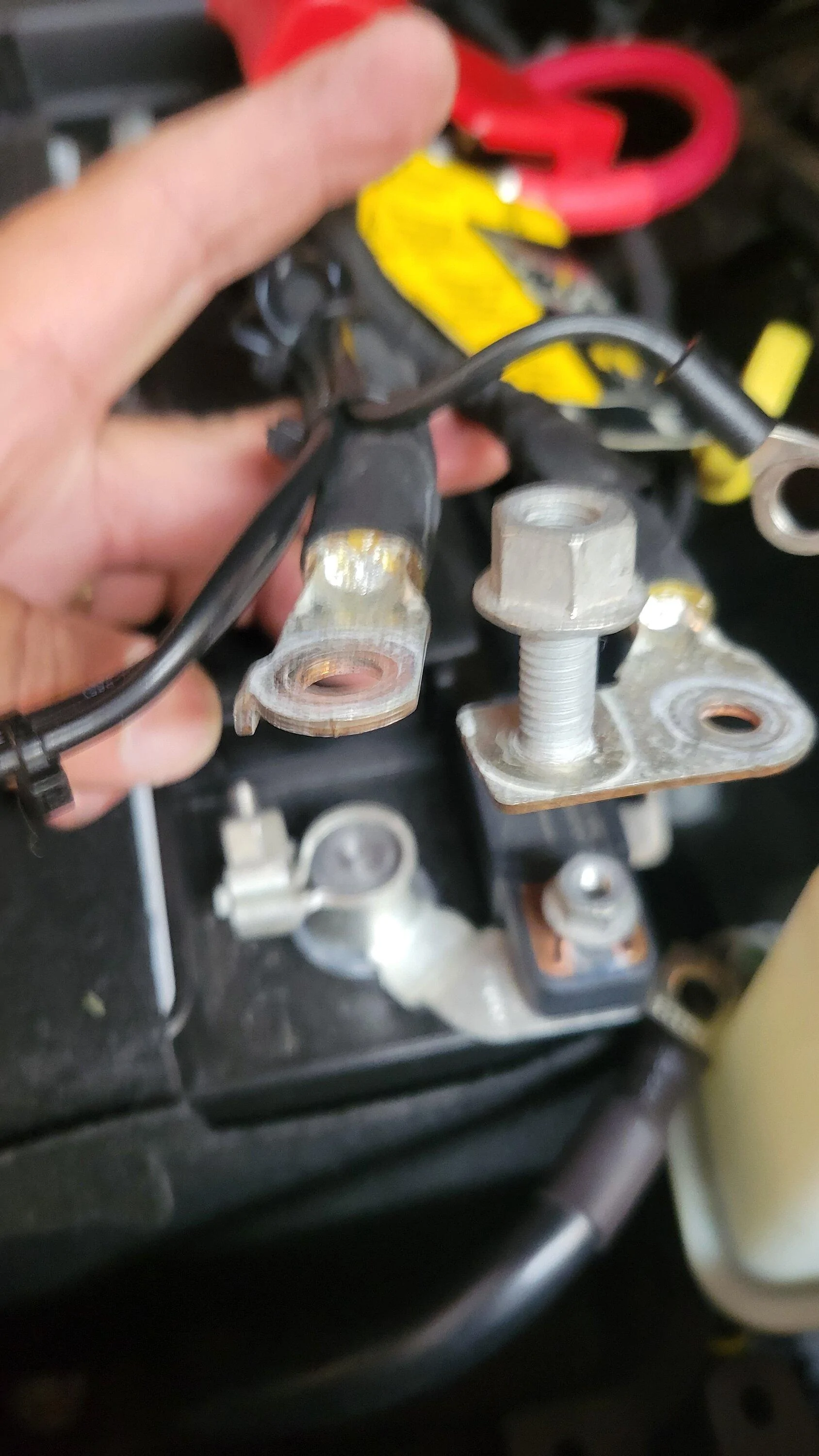 Jeep Gladiator Removing all power to your jeep. 20220624_102928