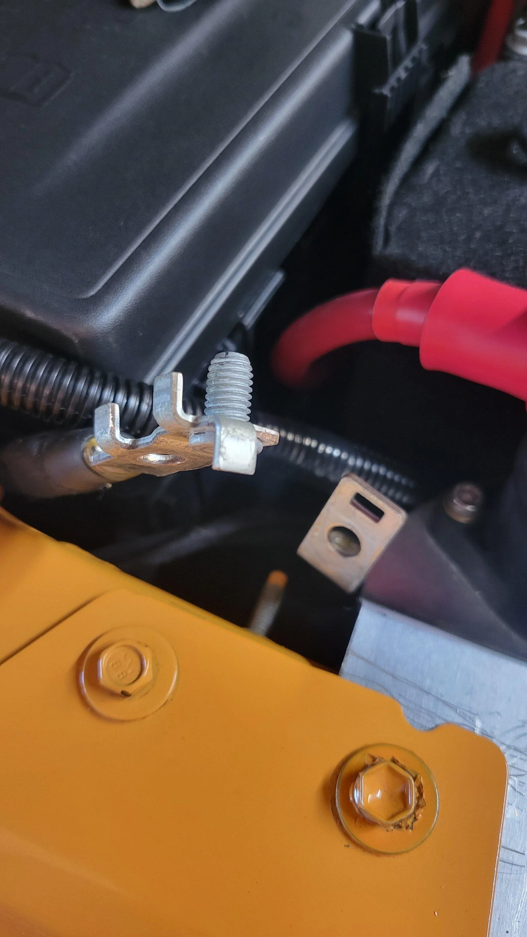 Jeep Gladiator Removing all power to your jeep. 20220624_102800