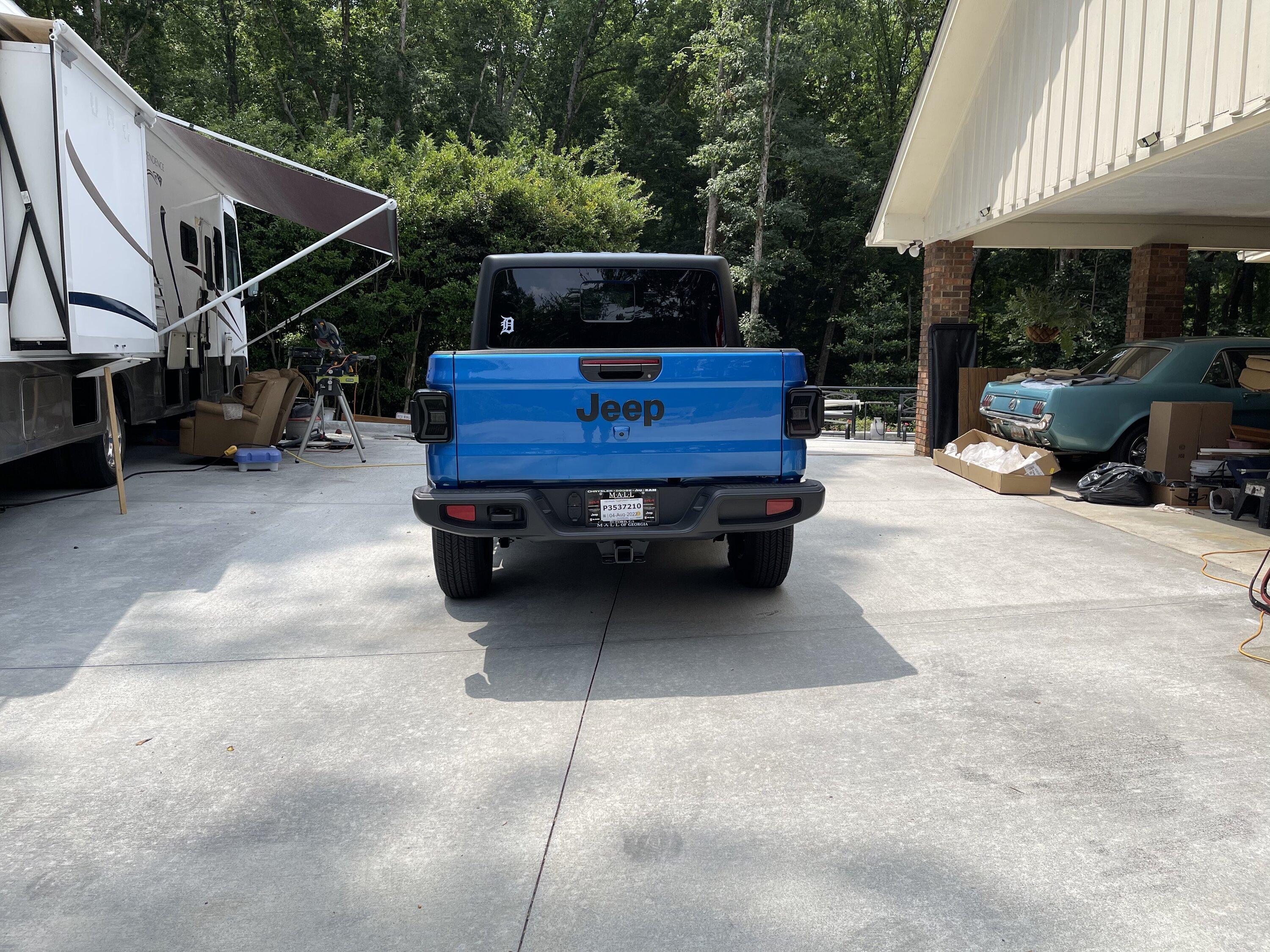 Jeep Gladiator HYDRO BLUE PEARL Gladiator JT Club EAA6AF10-1A9C-4792-BEEB-0F8051CCED36