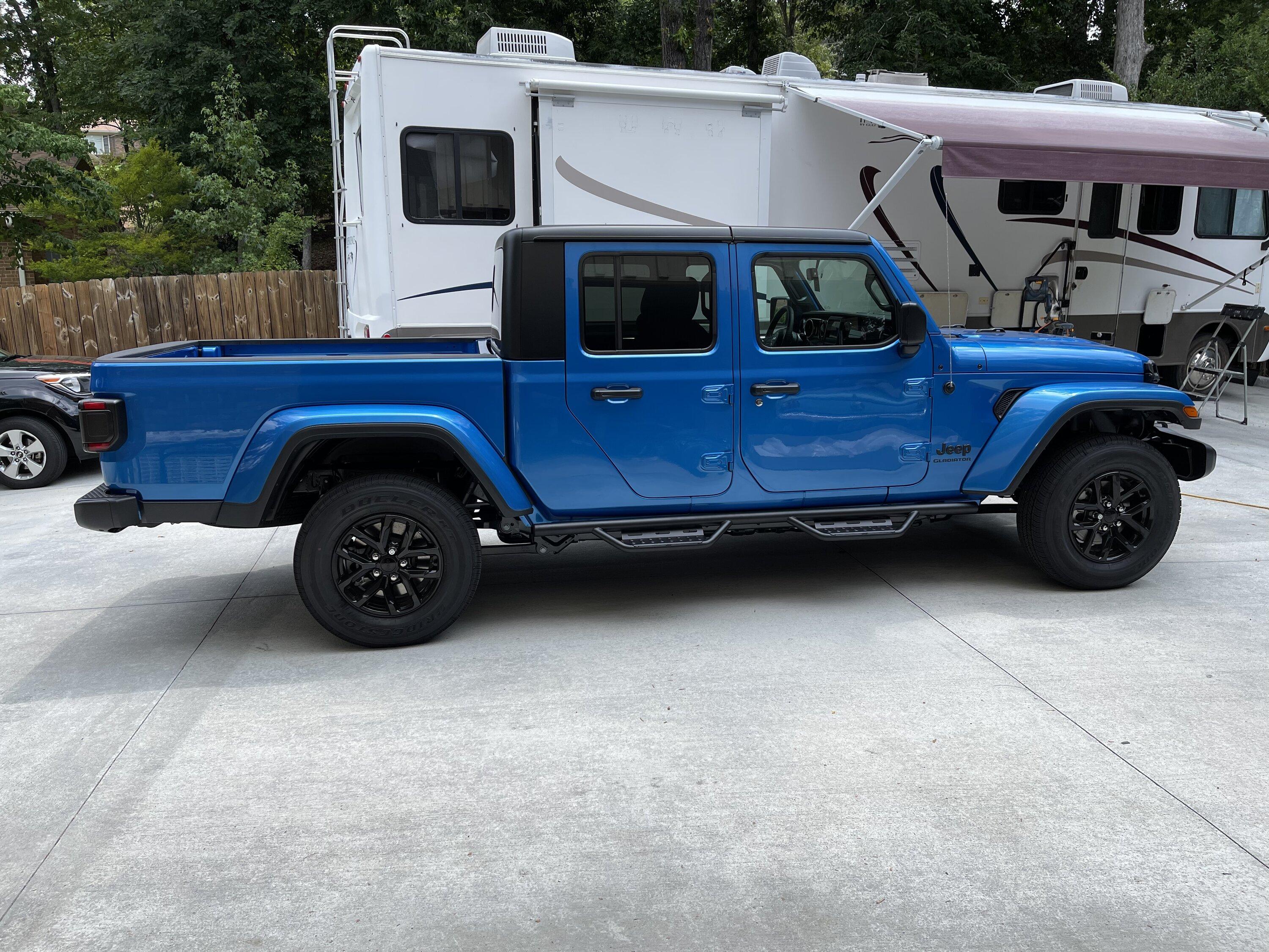 Jeep Gladiator HYDRO BLUE PEARL Gladiator JT Club 8F99B9D7-12DC-4FD9-98B8-87F2FF93A578