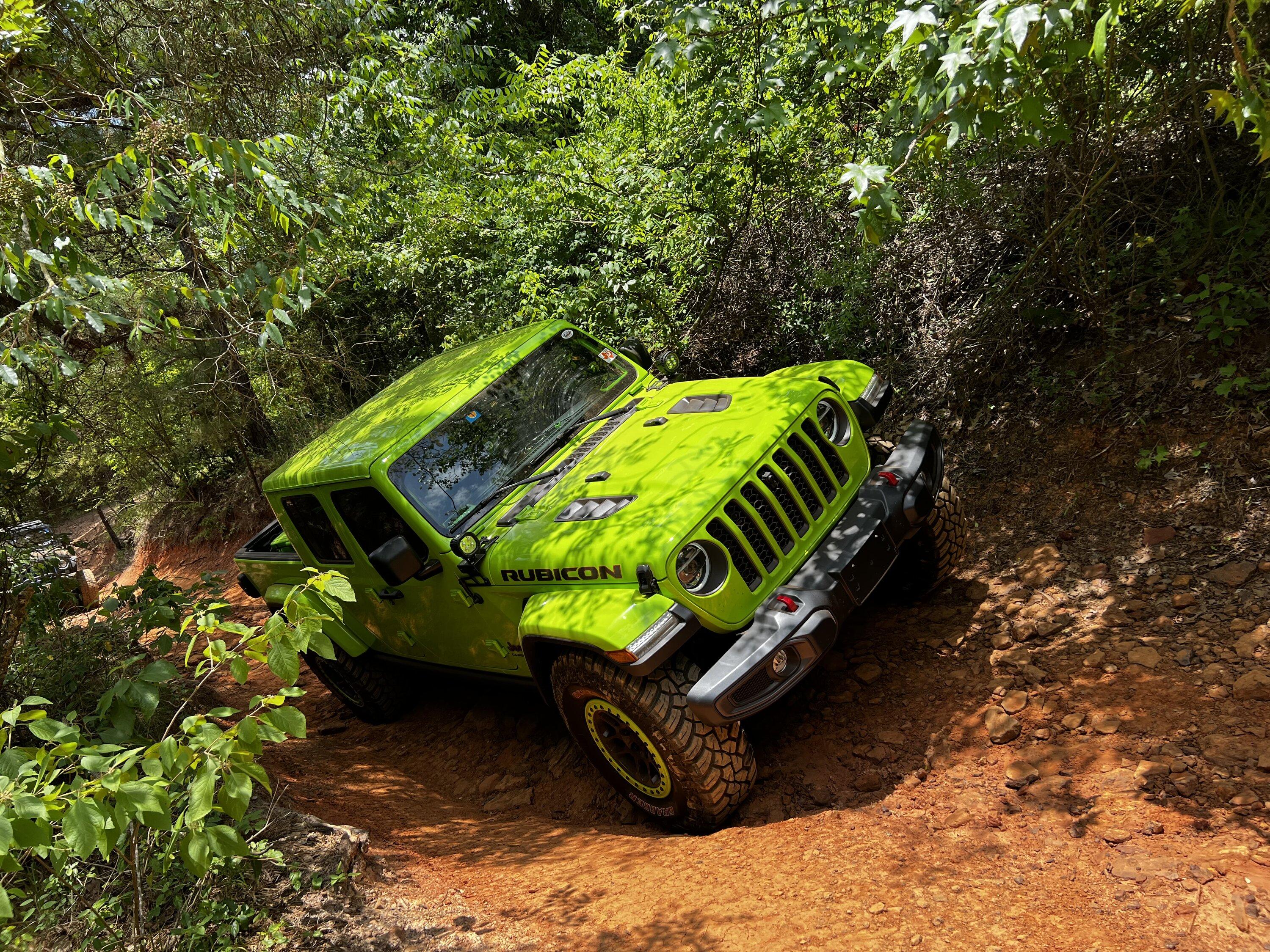 Jeep Gladiator Gladiator Glamour Shots E96251D1-33AB-4A65-9D9A-813D1D613F68
