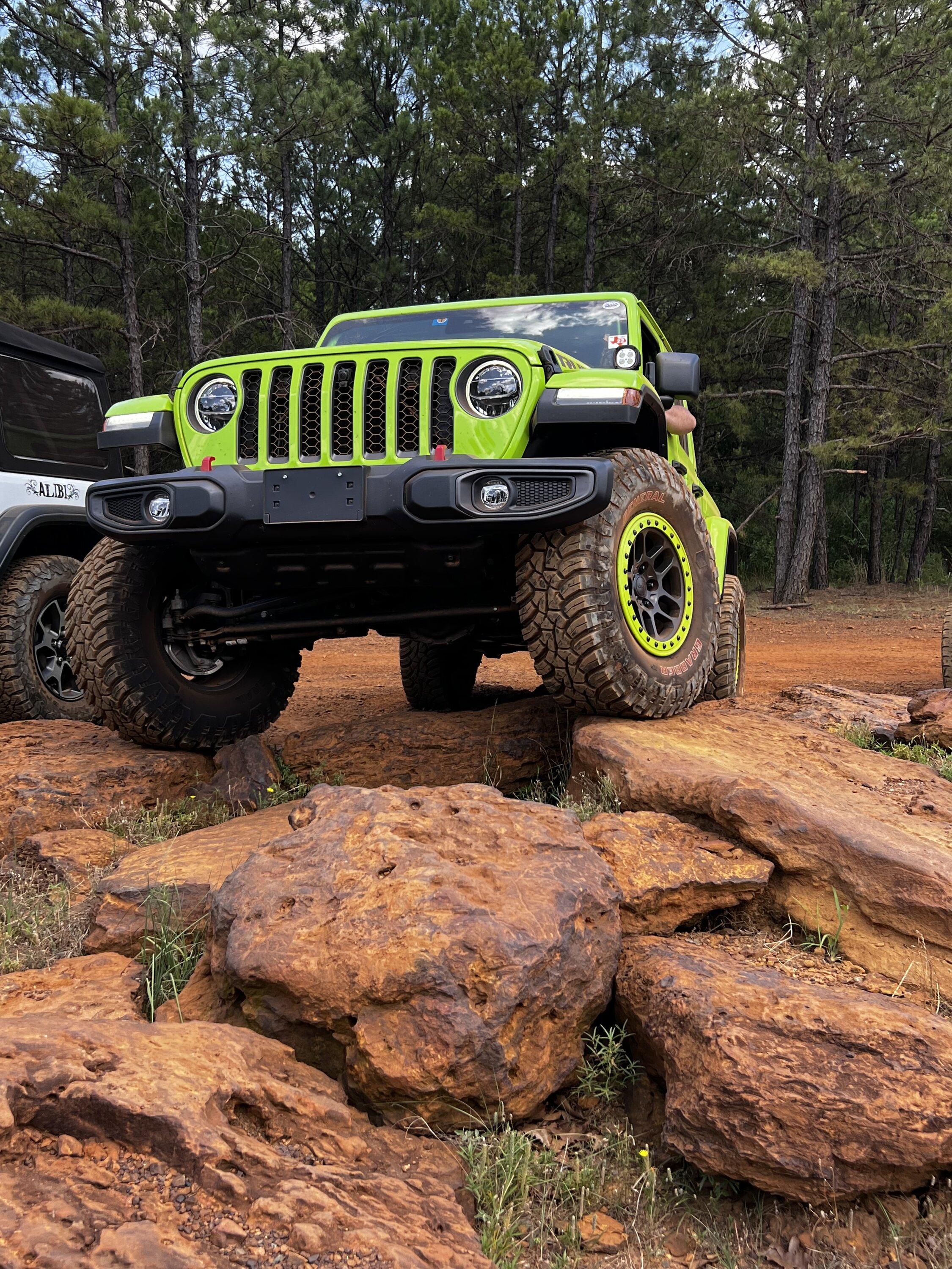 Jeep Gladiator Gladiator Glamour Shots B753D9BA-06F5-4825-BC4C-8A9378B2988B