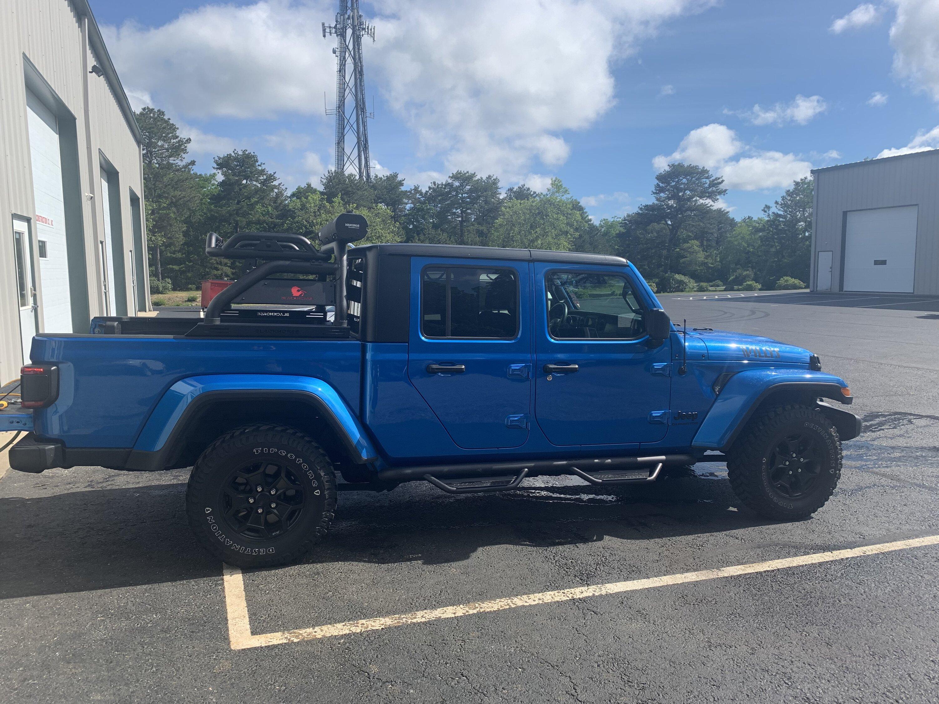 Jeep Gladiator HYDRO BLUE PEARL Gladiator JT Club A3F45A14-A41E-4481-9D4C-9B9DDFD33902