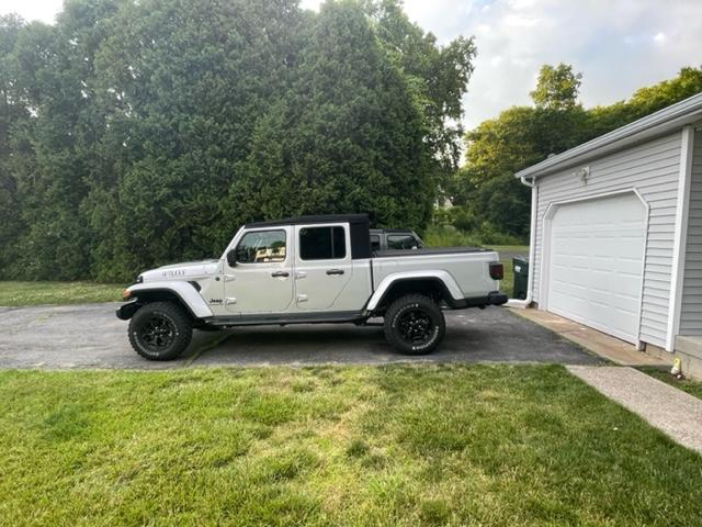 Jeep Gladiator AEV 2" spacer lift ready for install image1 (21)