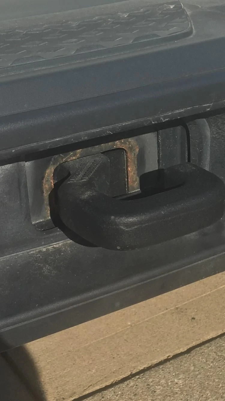 Jeep Gladiator Rear bumper rust around tow hooks Drivers side rust