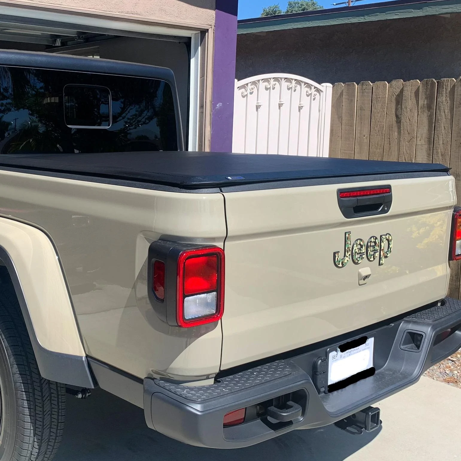 Jeep Gladiator Tigre tonneau cover D80003C5-499C-473B-8AA4-E65B3E88B575