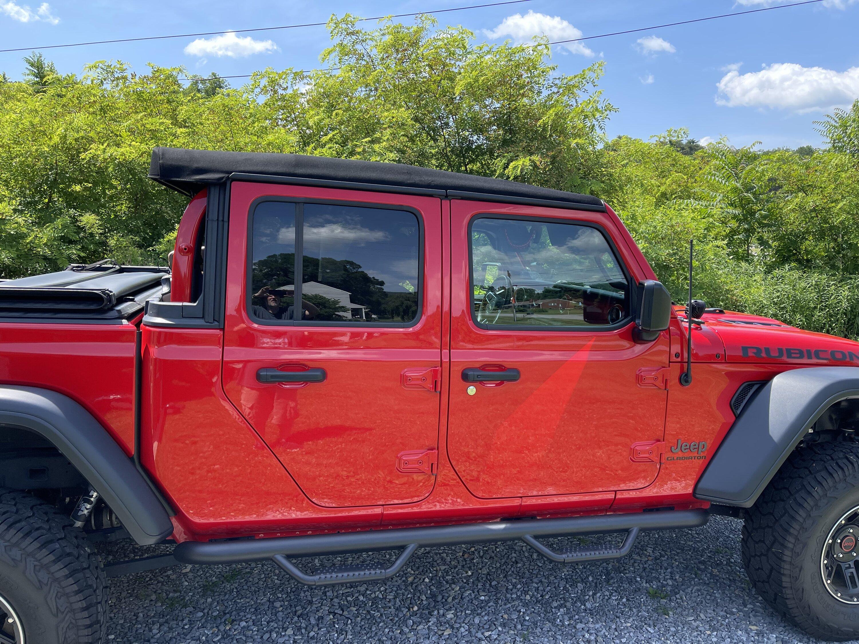 Jeep Gladiator Mopar Gladiator Premium Soft Top 6149E9C8-2893-4D5C-BB8A-E08DACC42E8C