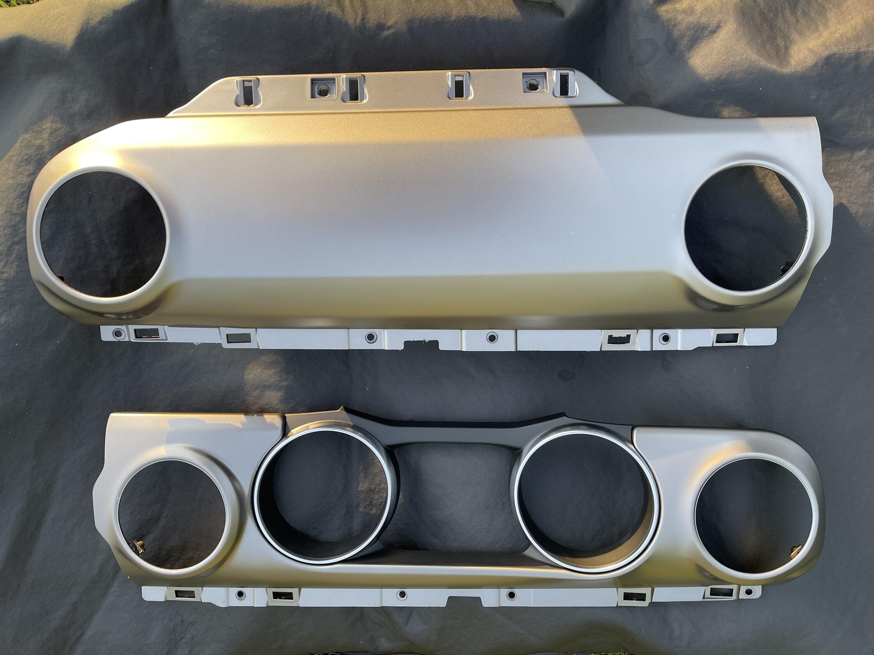 Jeep Gladiator OEM dash panels 71019601-E6D7-400A-AF6D-5E76E4ACED91