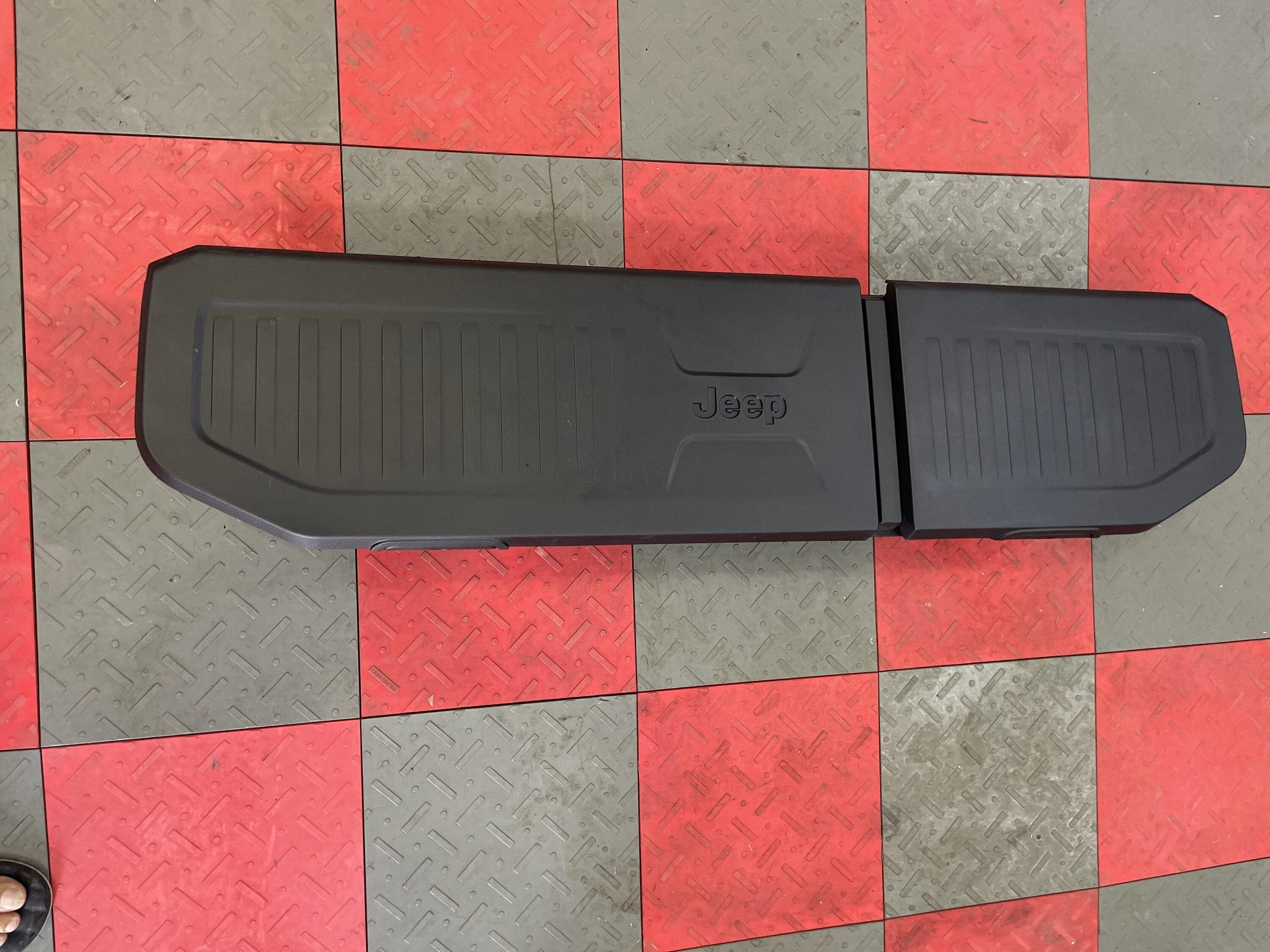 Jeep Gladiator Under seat locking storage bin OEM 623B49EE-9A03-4672-965E-A855F52D90A6