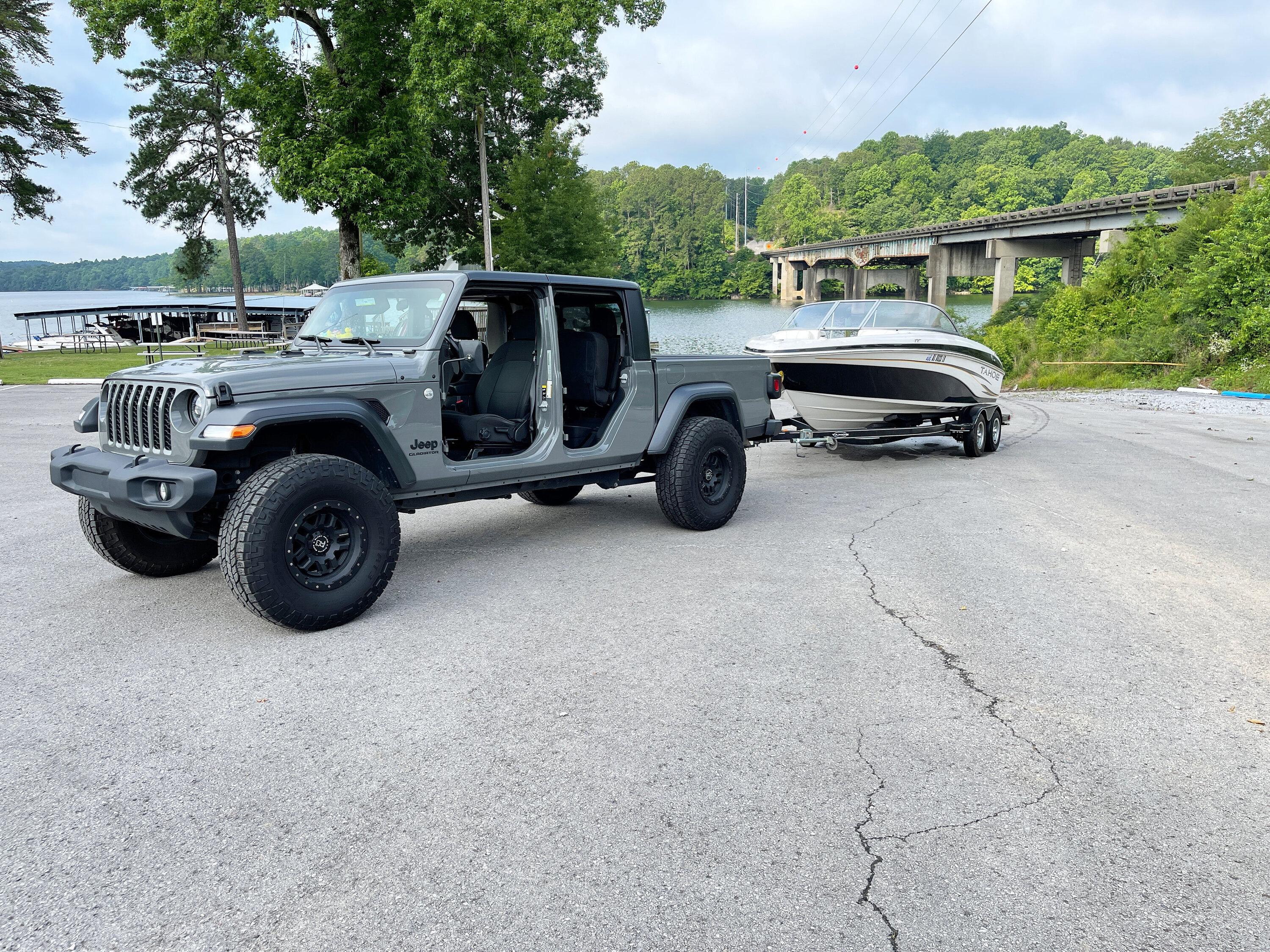 Jeep Gladiator Let's see the boats you’re towing with your Gladiator F1B4F8C7-919A-428F-BBCC-01086C71F13E