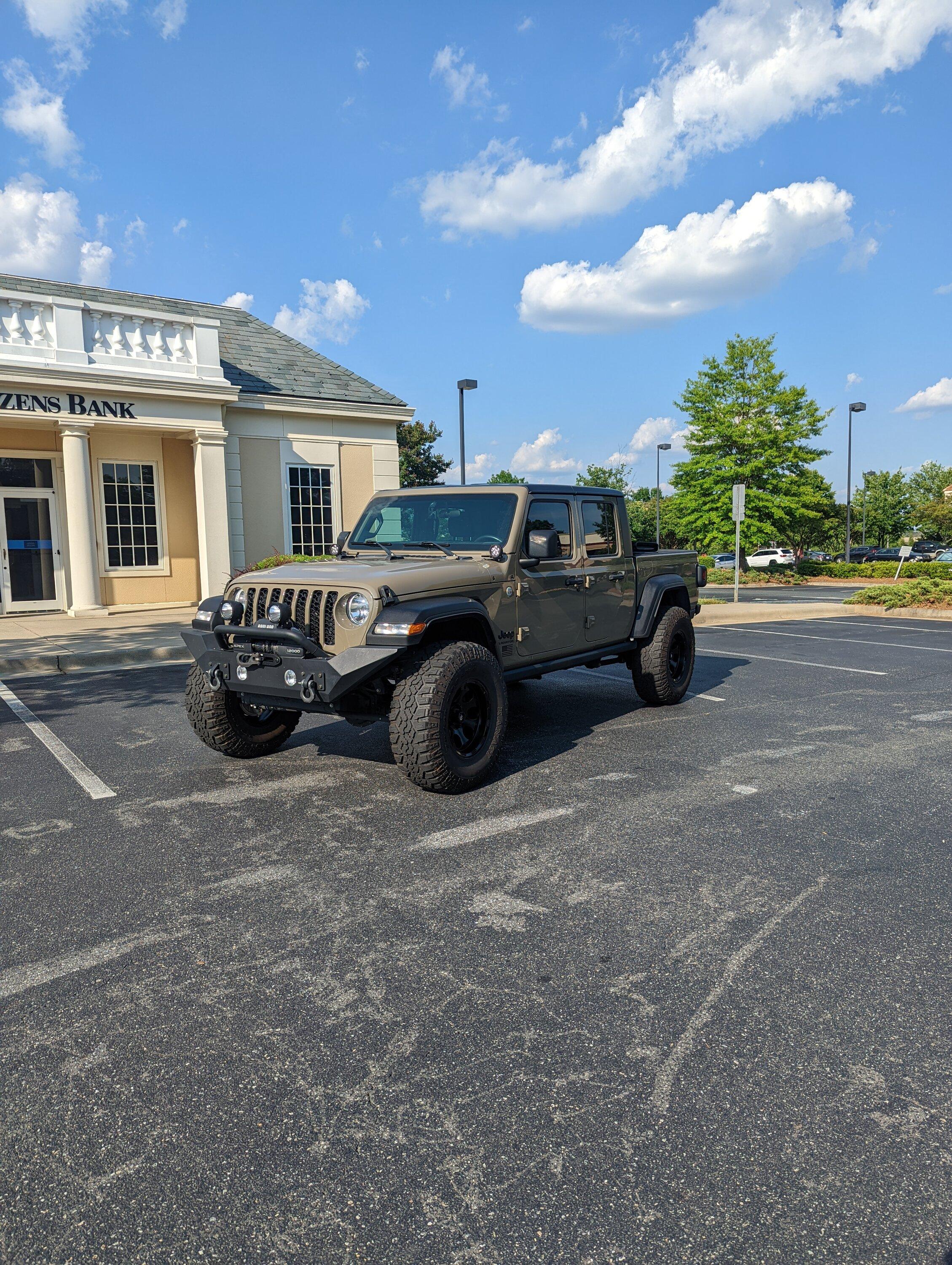 Jeep Gladiator Go scale your truck… PXL_20220601_213734217.MP
