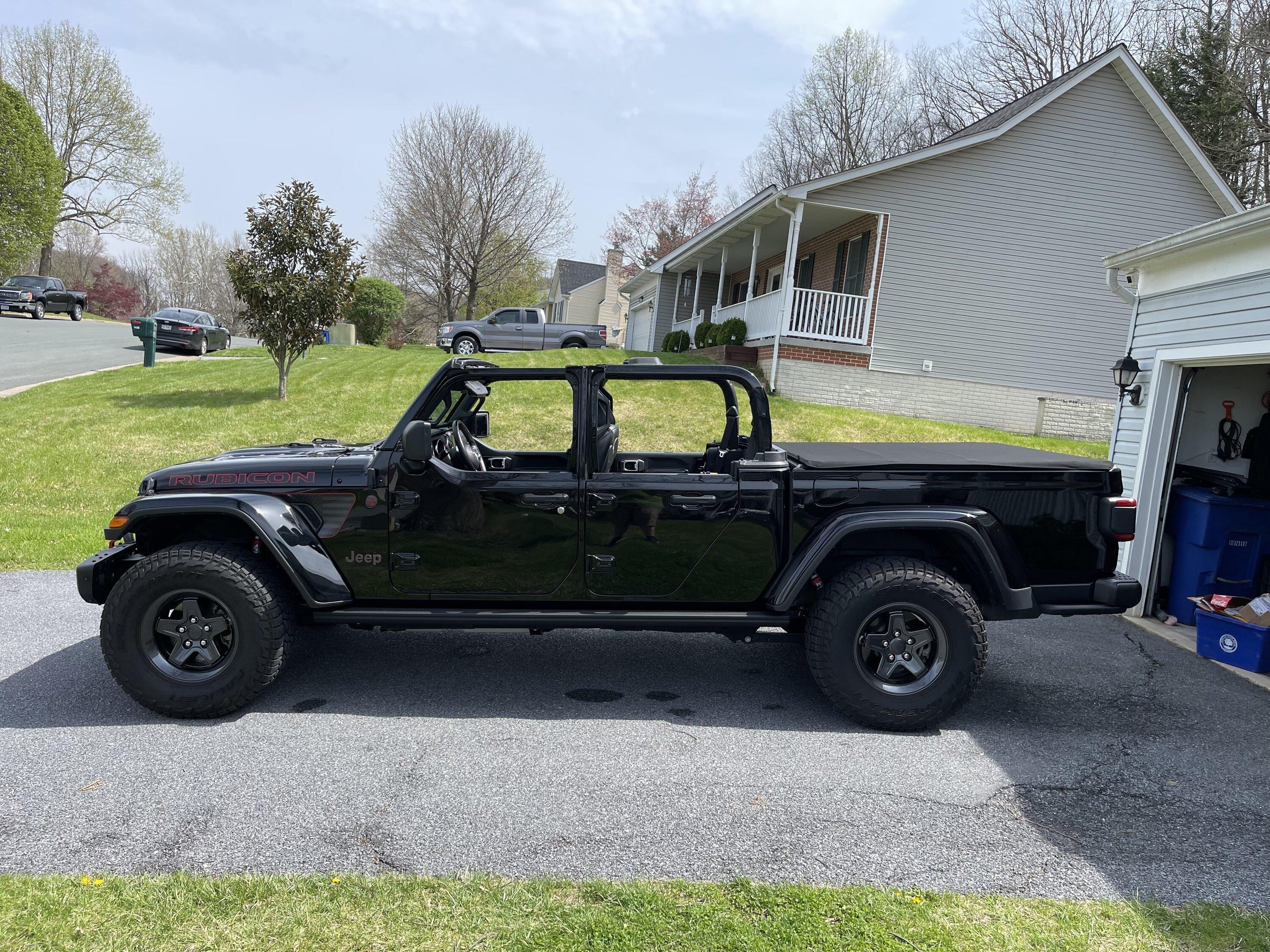 Jeep Gladiator Black half doors 77DC3EBE-B410-40A5-9B37-B482A0388929