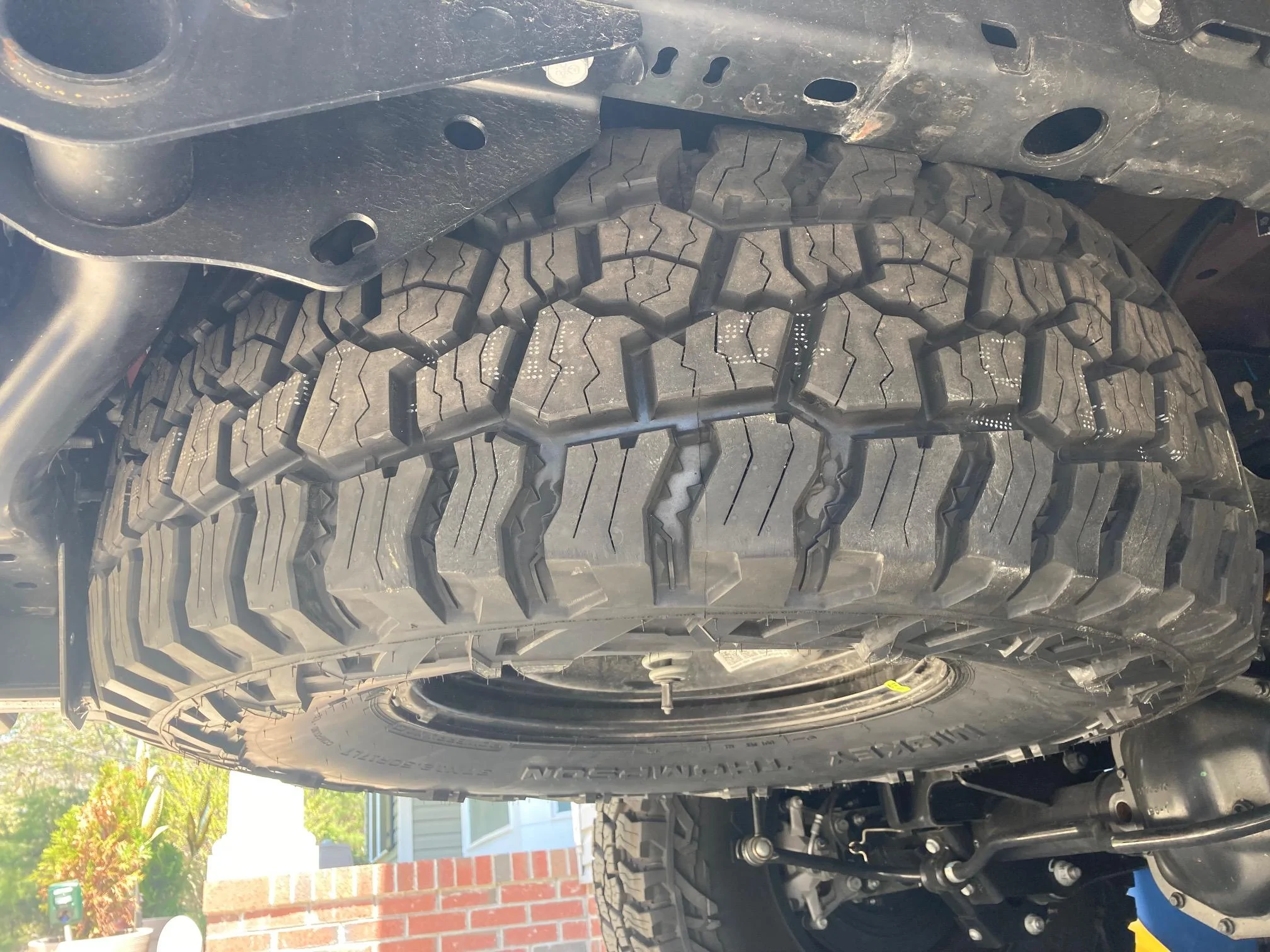 Jeep Gladiator Stupid question: spare tire with 37’s? IMG_3541