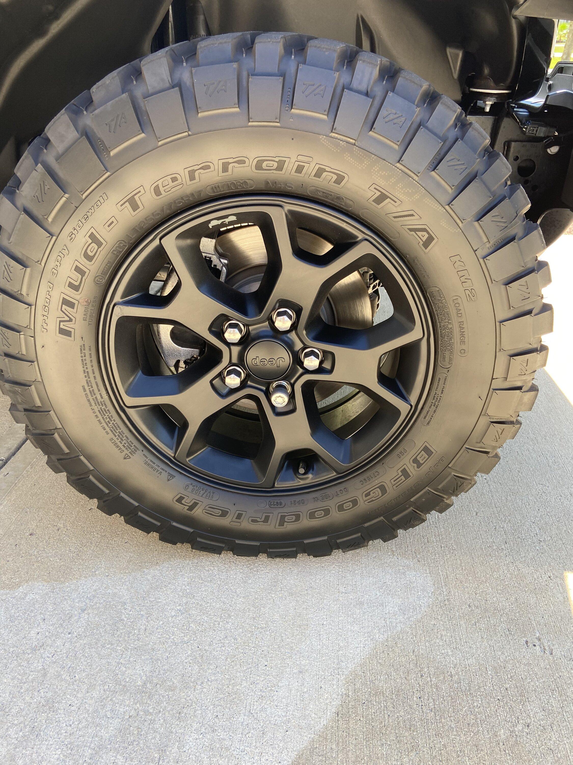 Jeep Gladiator Black Willy’s Moab wheels and KM2 tires B94BF6A6-DB56-4D51-B374-8546A2E356DC