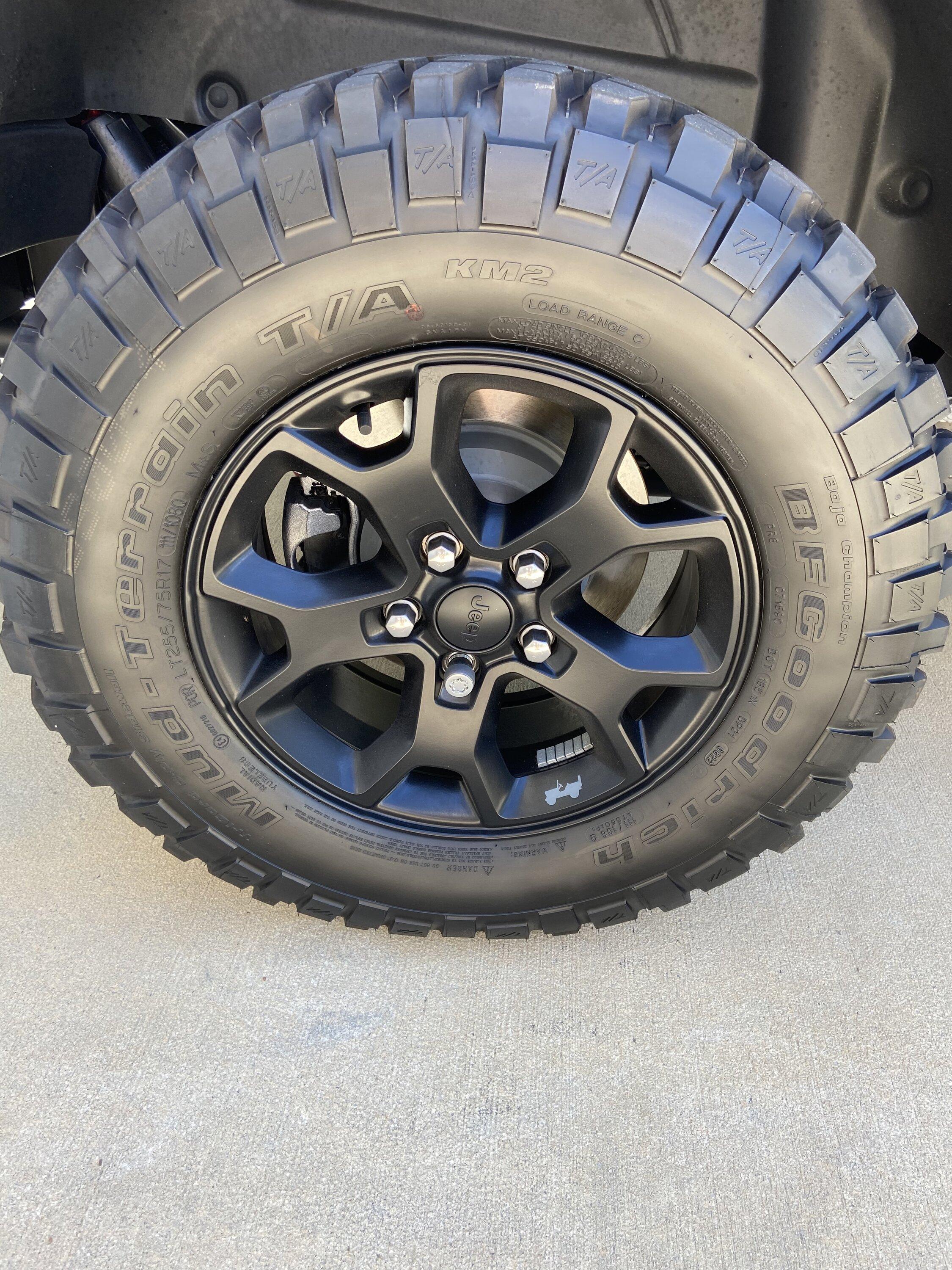 Jeep Gladiator Black Willy’s Moab wheels and KM2 tires A130EC64-EC5B-47DD-A9AF-AE028F7911CF