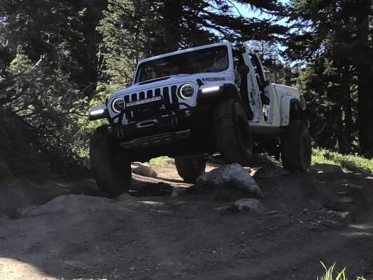 Jeep Gladiator MOJAVE Edition Gladiator JT Club 19C11E42-A8C1-423B-8259-423E27A811EB