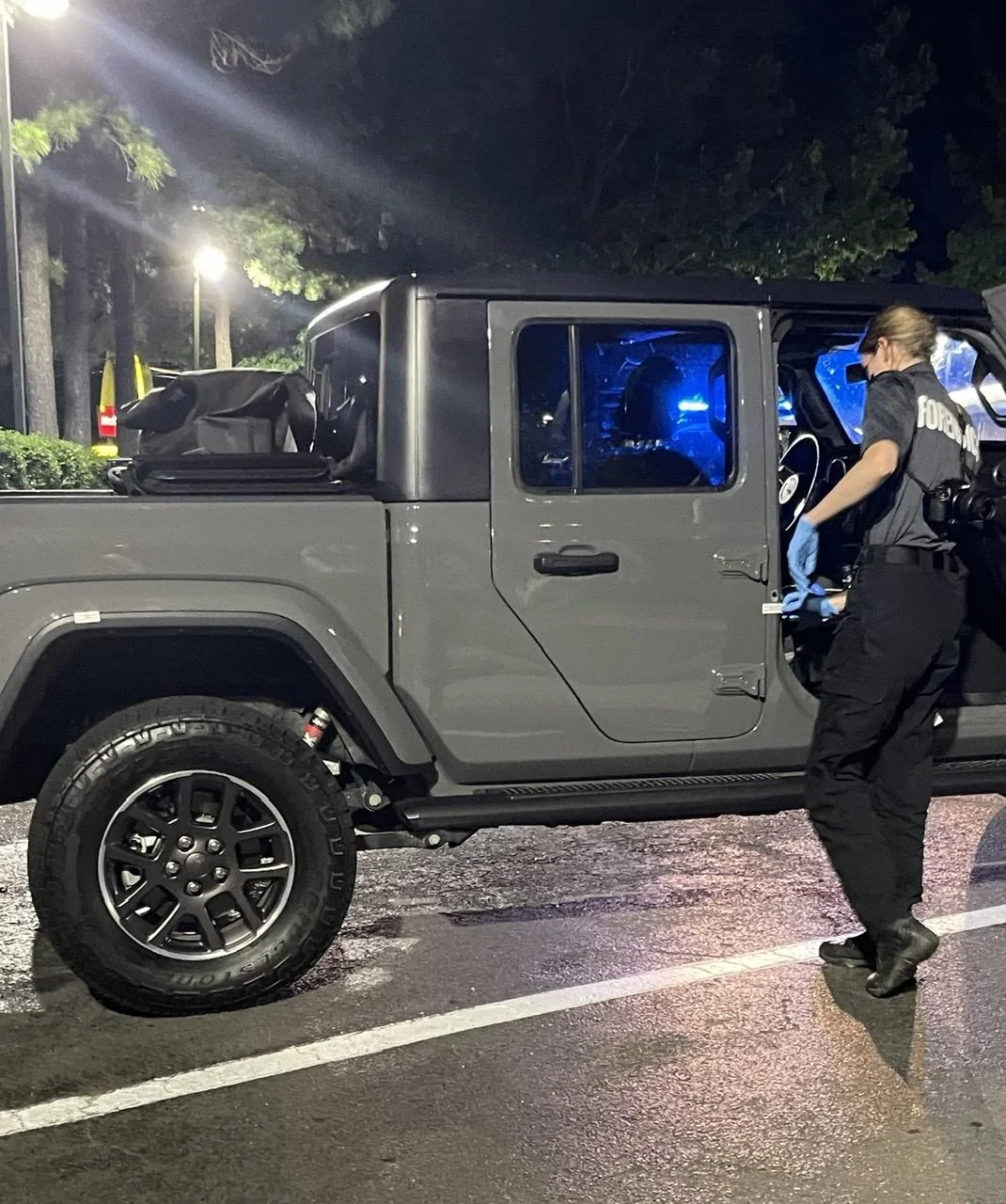 Jeep Gladiator STOLEN from my driveway this morning!  New Jeeps are crazy easy to steal apparently... 20870522-307A-4D89-8DBD-68830F191957