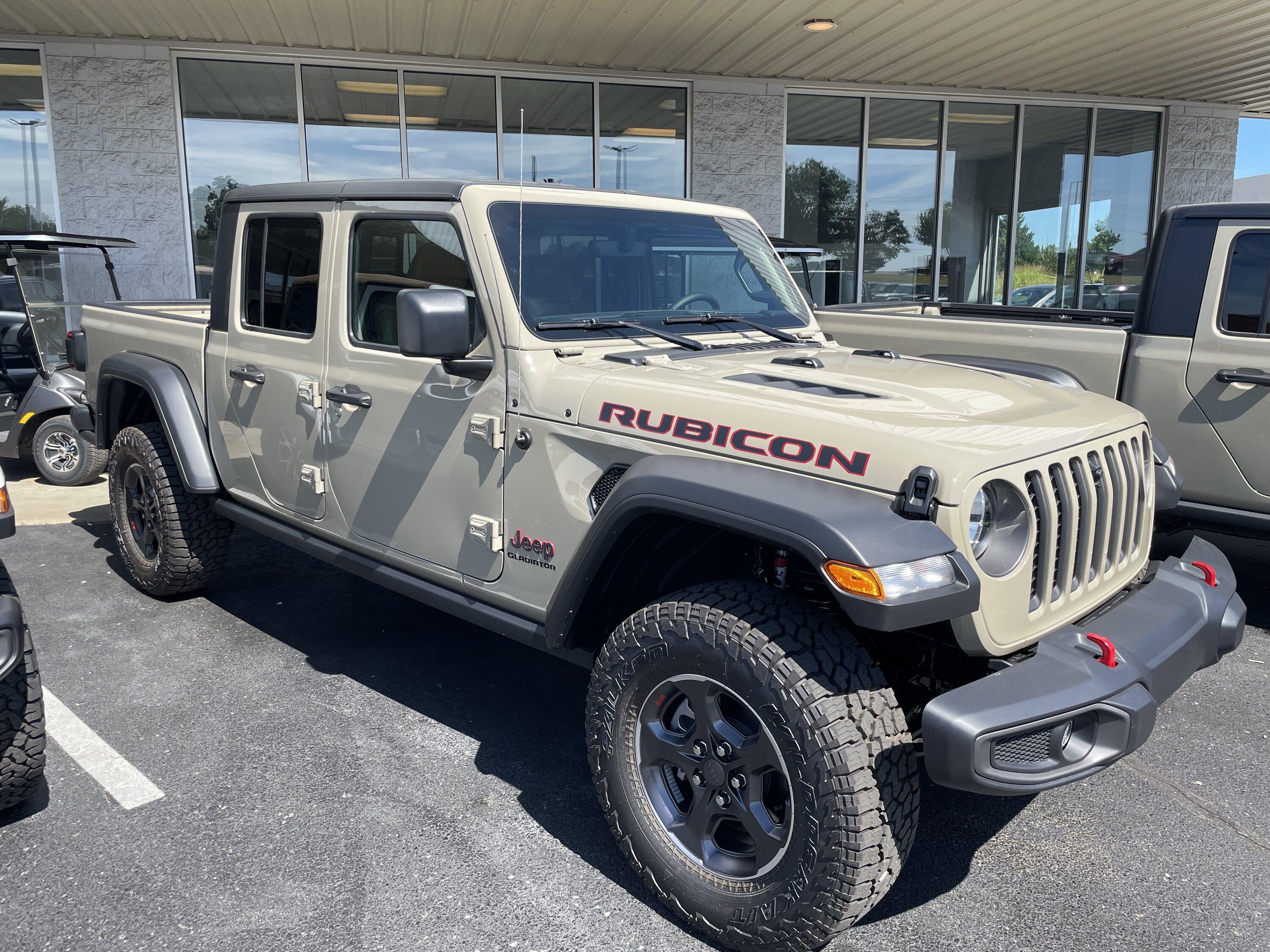 Jeep Gladiator Gobi Gladiators Waiting Room 138994AA-AB90-486C-A303-7D868E2BE908