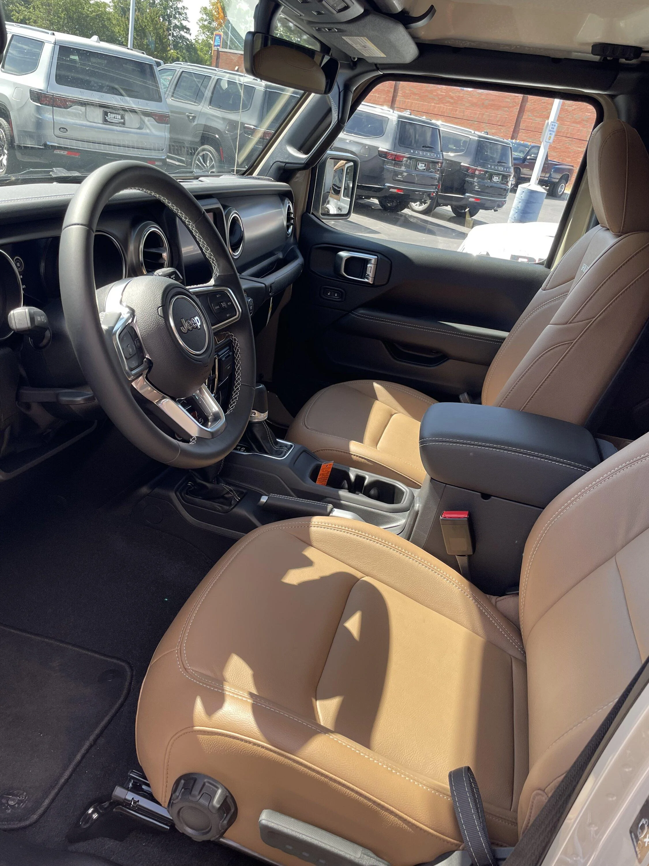 Jeep Gladiator Gobi Gladiators Waiting Room 1D5A51B5-A830-46E6-8CA0-3BE65DCE892D
