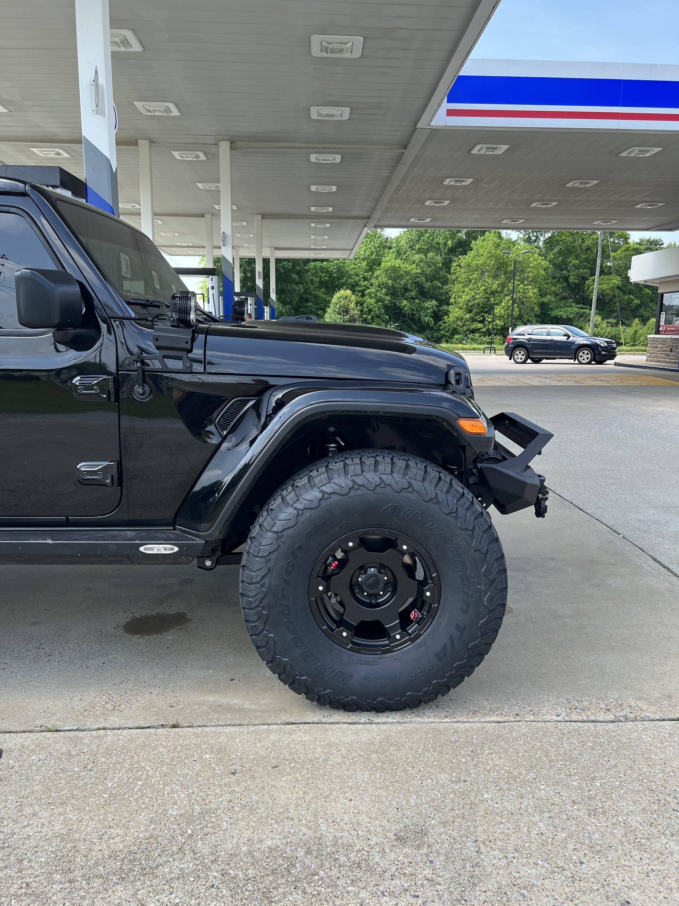 Jeep Gladiator 2021 Mojave 39s, Overland set up, $64k F89472B3-A89C-4352-8F8C-32CA33AF0364