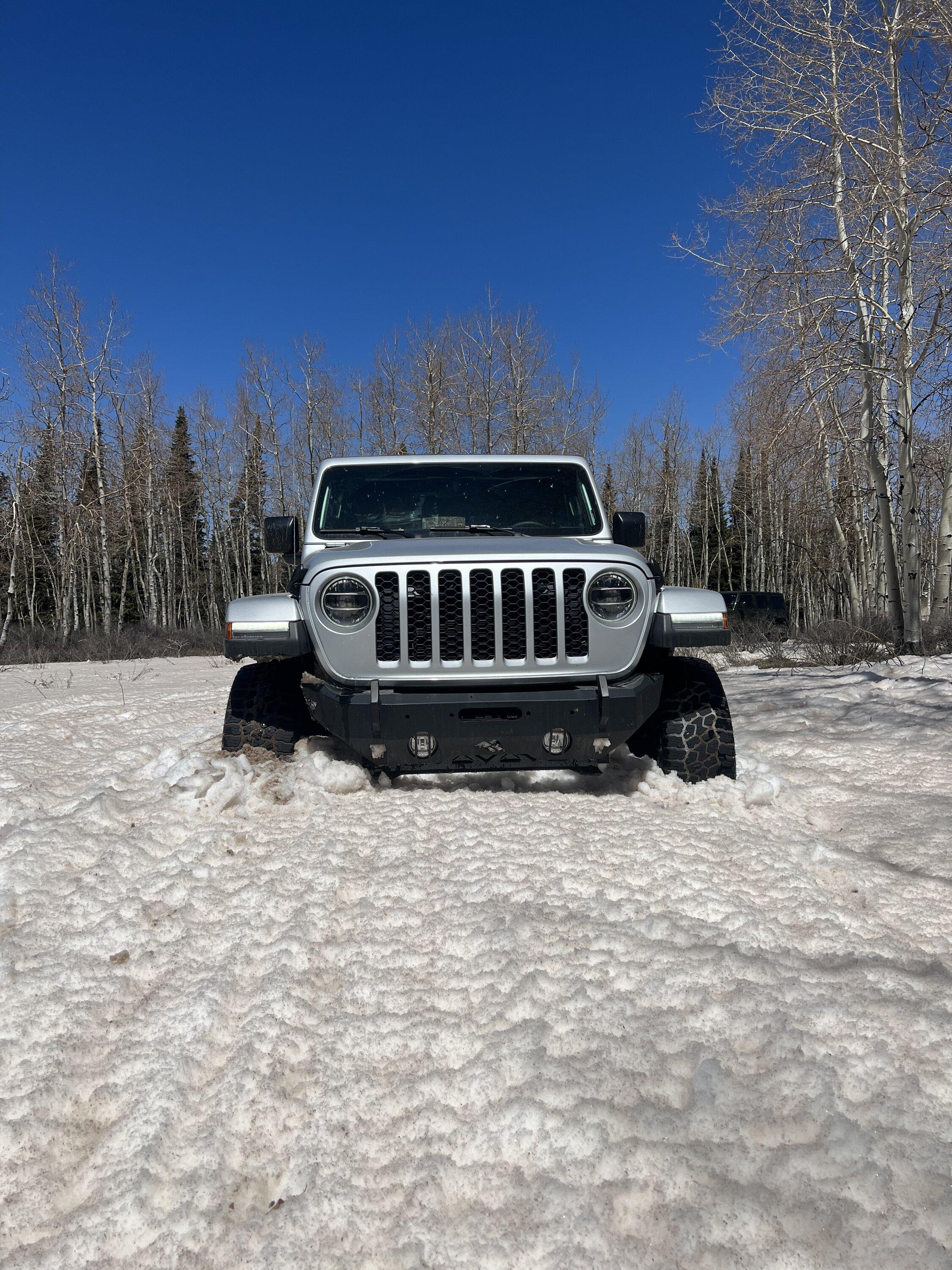 Jeep Gladiator Tacoma vs. Gladiator 96A92F26-B0BF-4386-9F05-35D3FB46B63C