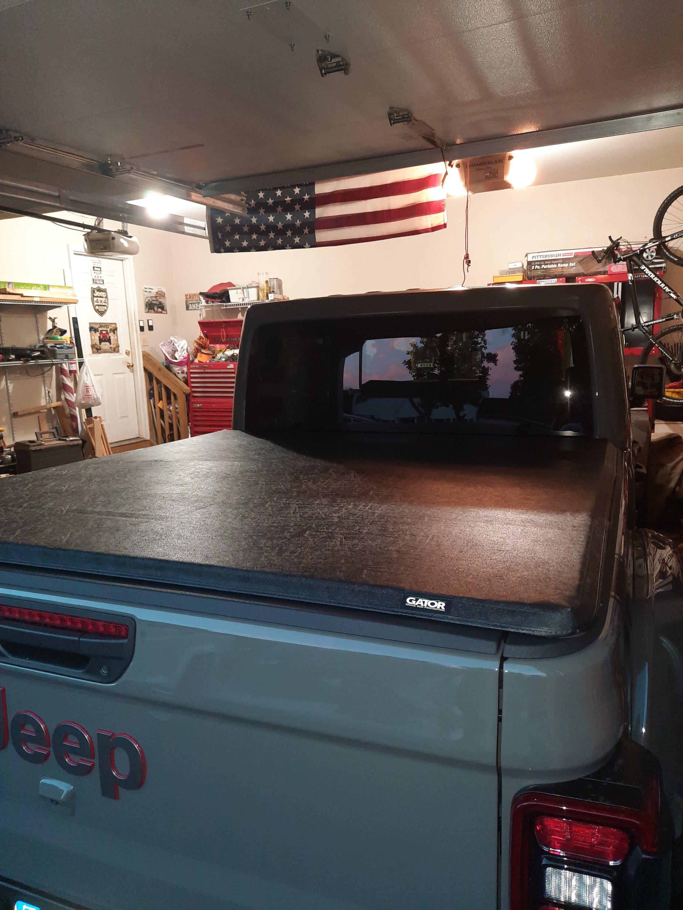 Jeep Gladiator Gator Tonneau Cover for $200 Alex 20220627_204221