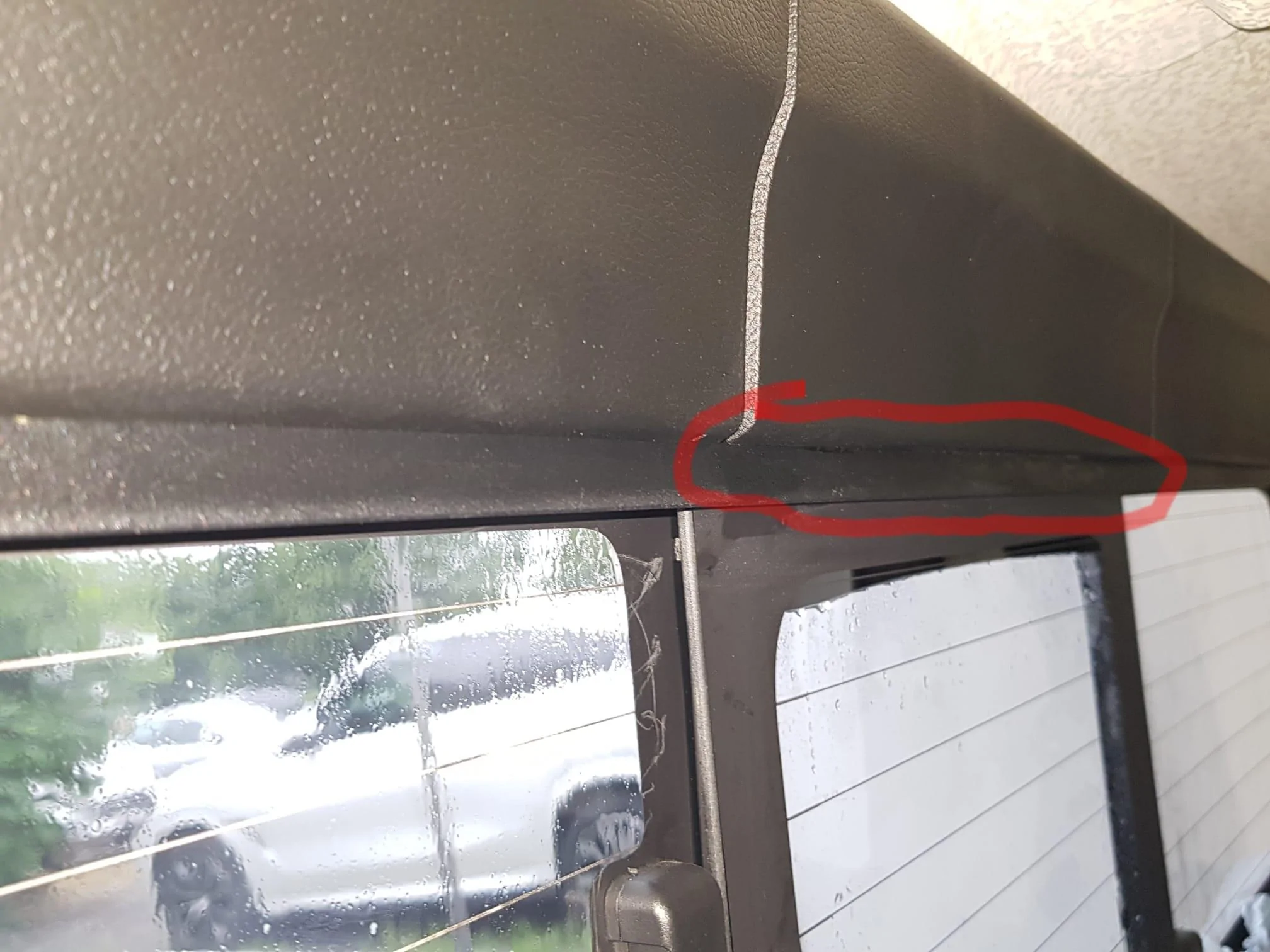 Jeep Gladiator 2020 Gladiator rear window leak (so far i suspected the actual small opening window, but actually it is entire top of the window) IMG-20220628-WA0003