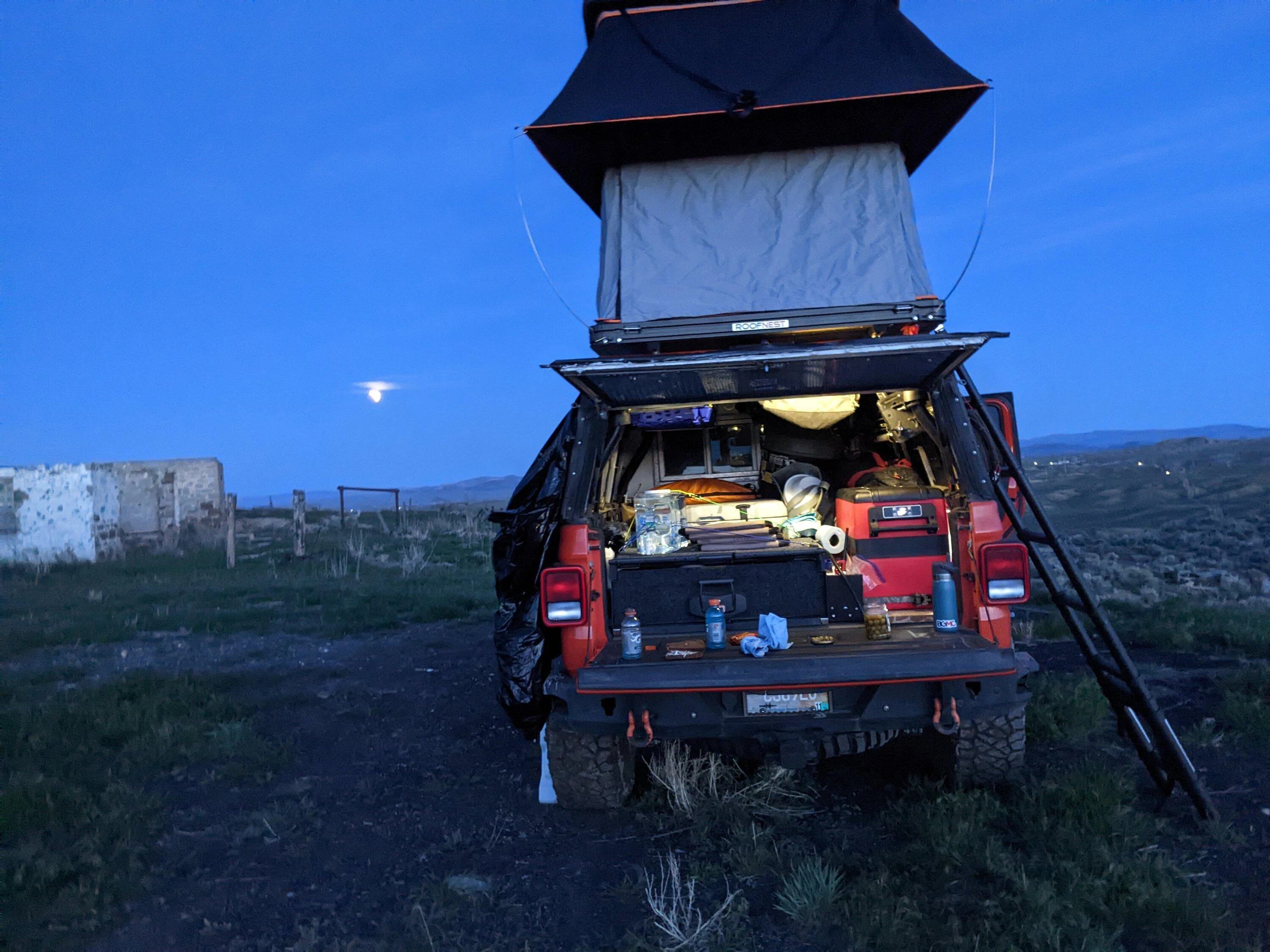 Jeep Gladiator Operation  "Cheap topper": Warning... this is in process... PXL_20220516_030603538.MP