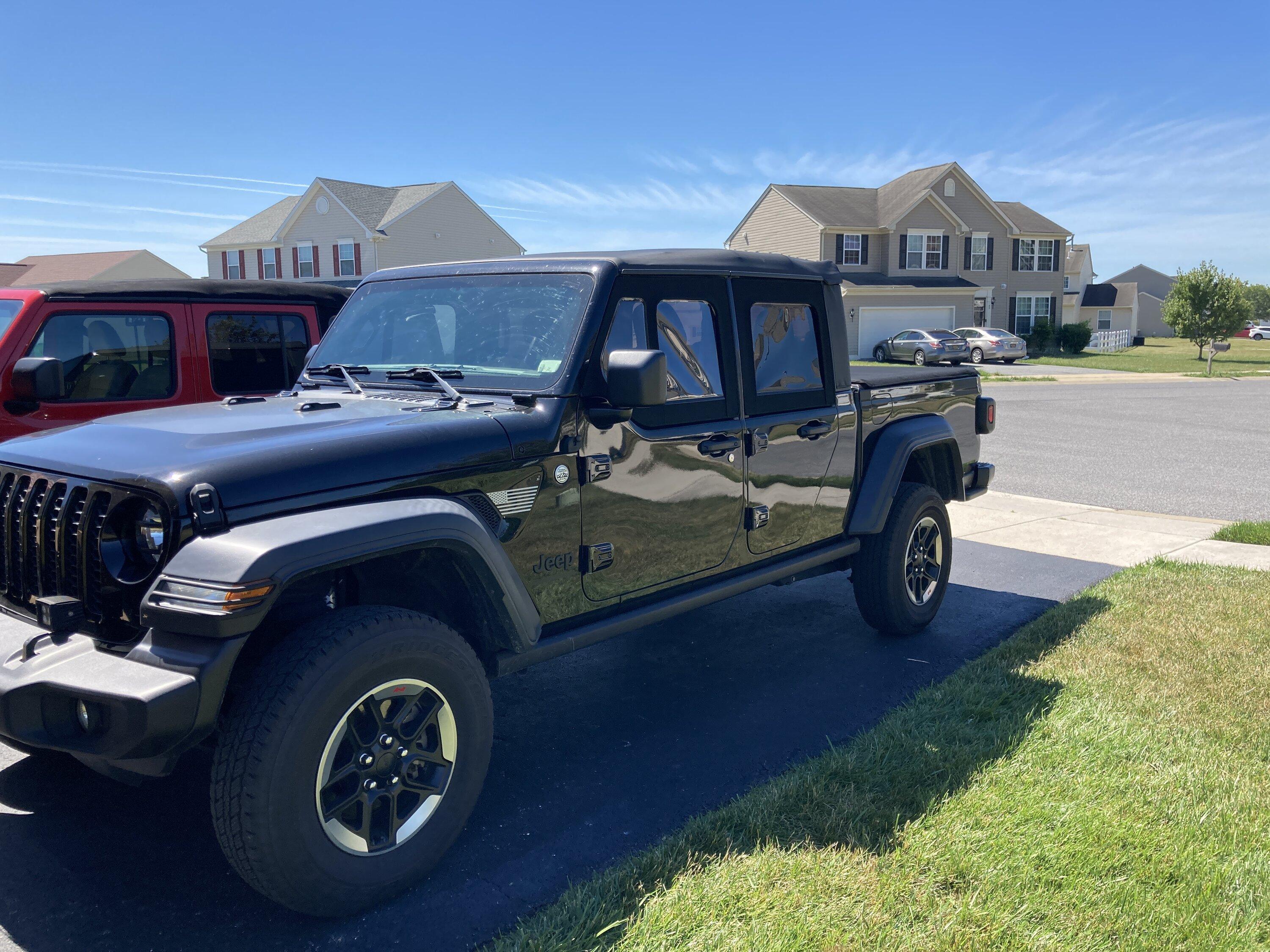 Jeep Gladiator Black half doors 7DC18B26-0F4F-40C3-8B7C-4D09B9405595