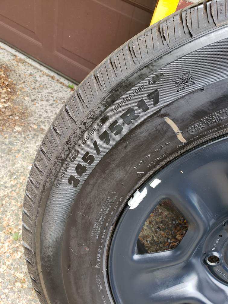 Jeep Gladiator JL base Stock wheels and tires $550 ( scroll down for updated pics ) CAD85908-735F-44C1-B578-10846036BD36