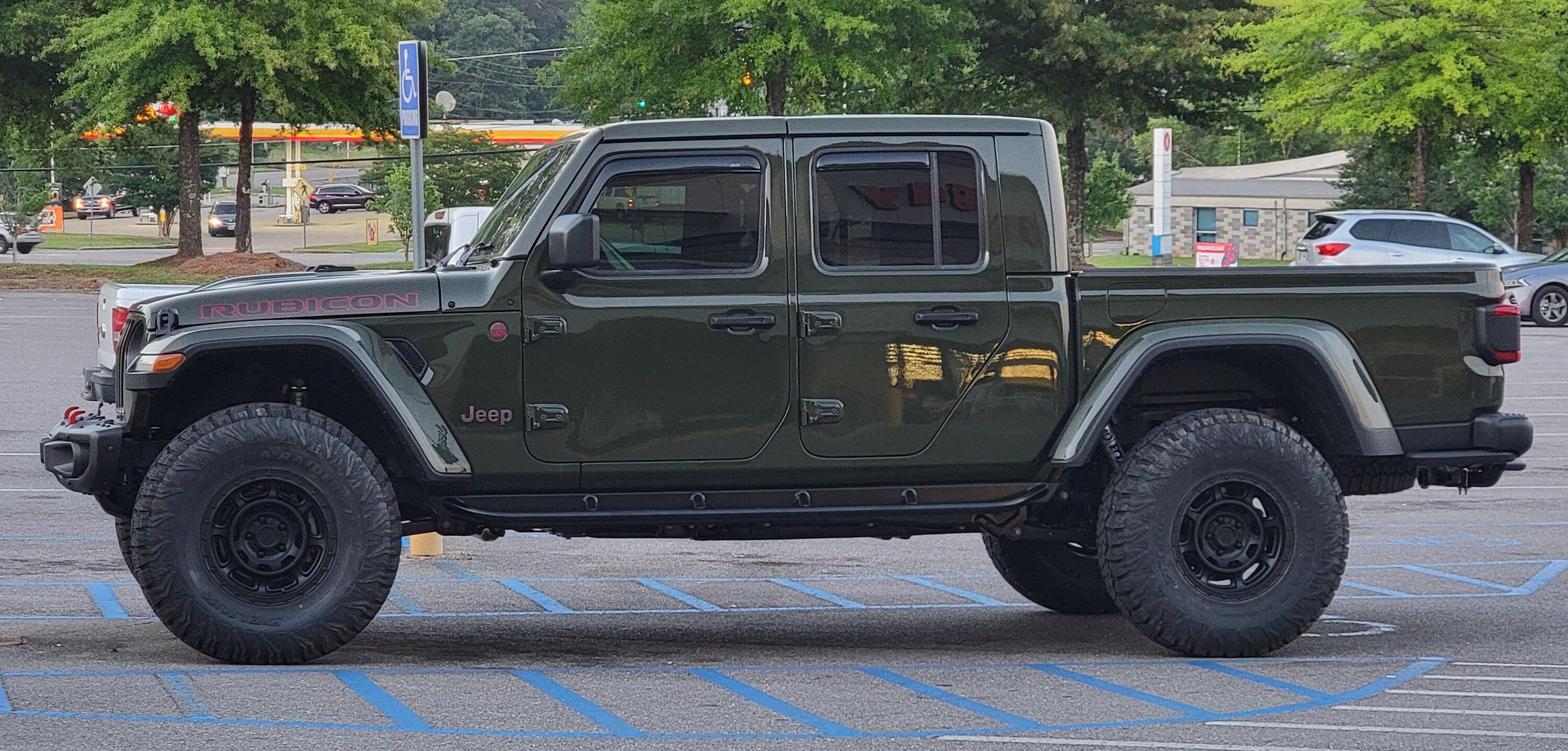Jeep Gladiator Leveling a JT That Already Has a MOPAR Lift - Beware 20220621_195717