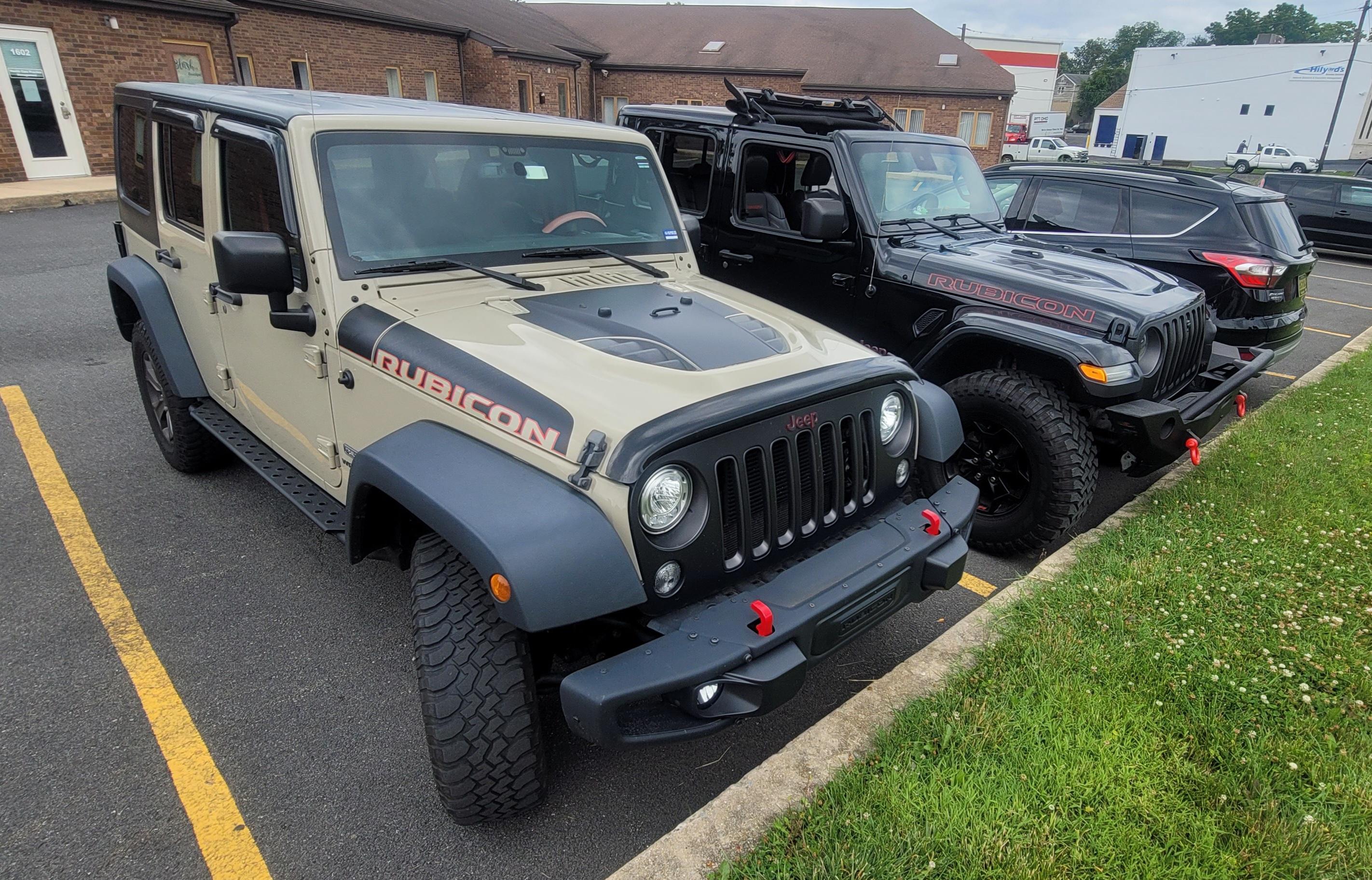 Jeep Gladiator Jeeps Parking Next To Jeeps 20220624_121343