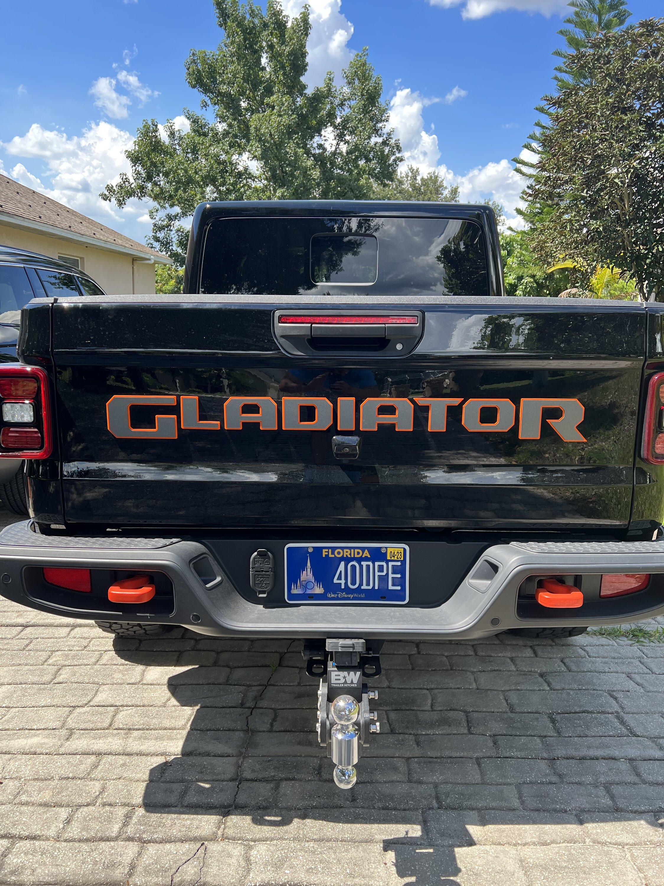 Jeep Gladiator Another tailgate lettering alternative. AB08F459-5A04-43FA-AE43-A2D419D08A76