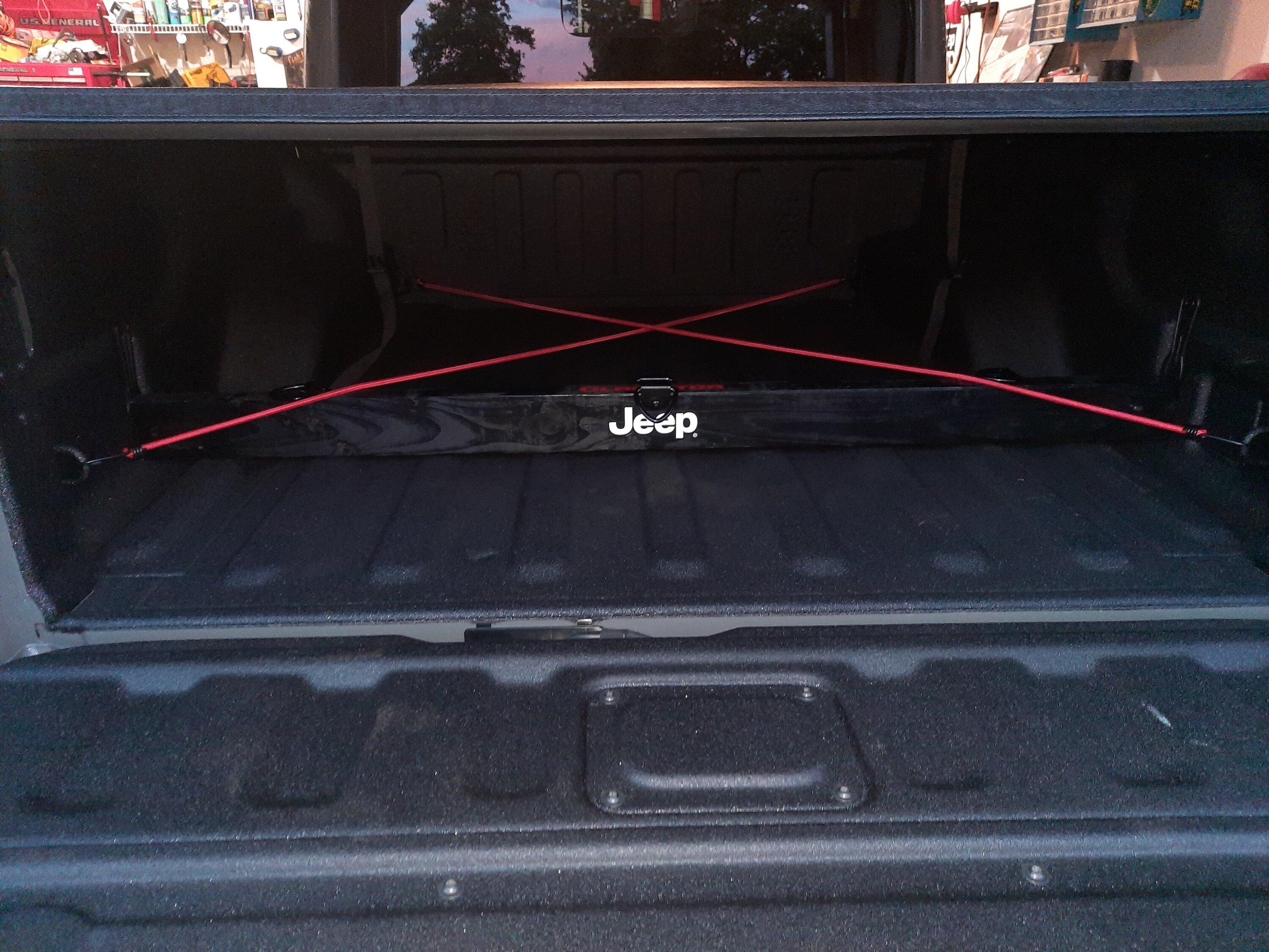 Jeep Gladiator Which Tri-fold hard Tonneau cover is best? 20220627_204245