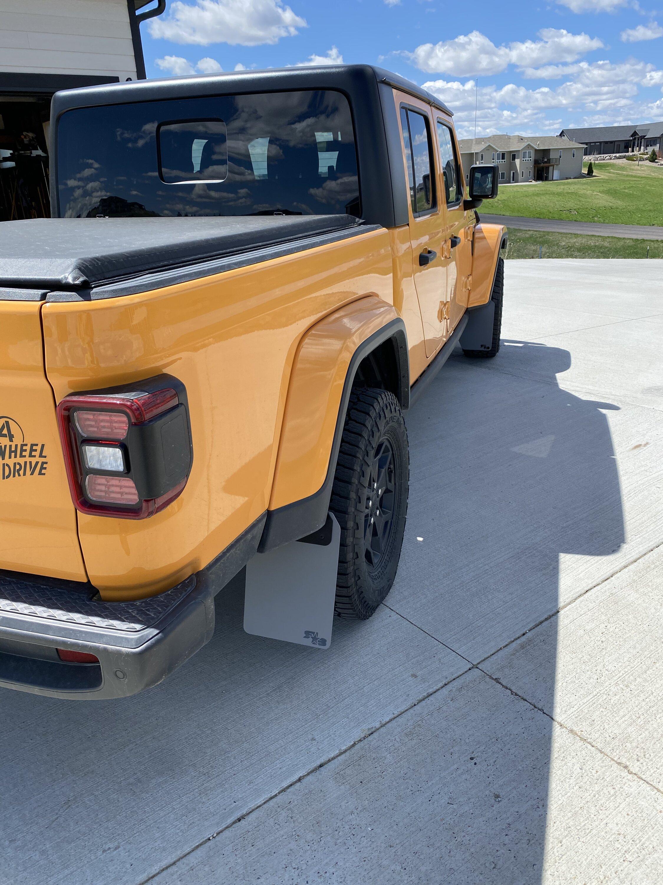 Jeep Gladiator Anyone have Rok Blokz on a Gladiator diesel ? E66D834A-9AD1-48E2-B237-C28C3D41116B