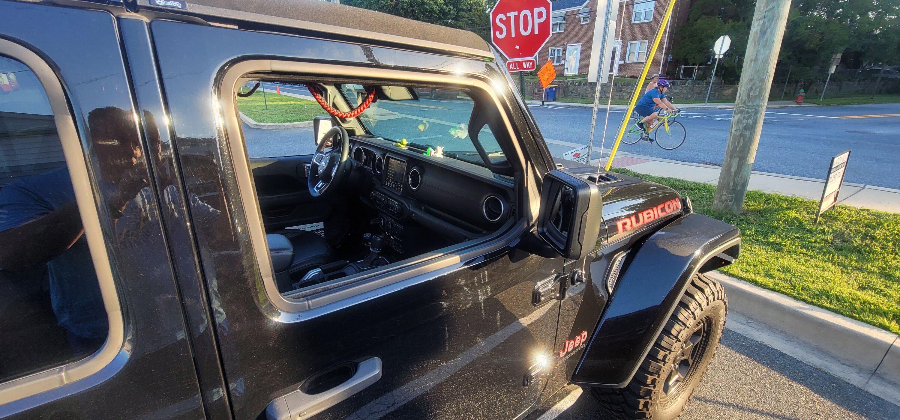 Jeep Gladiator Rubicon red dash no more? 20220630_065218