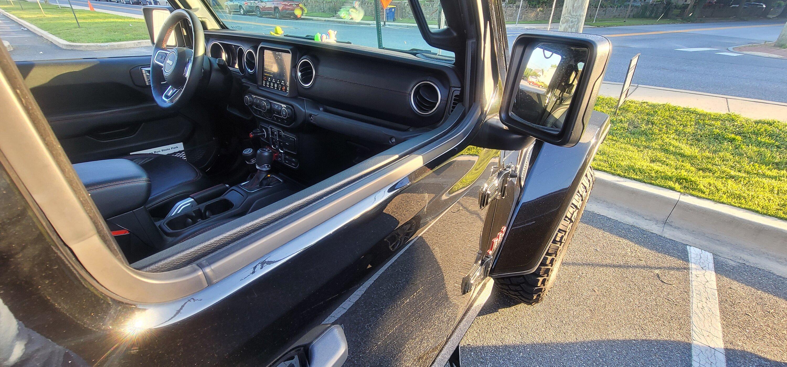 Jeep Gladiator Rubicon red dash no more? 20220630_065302