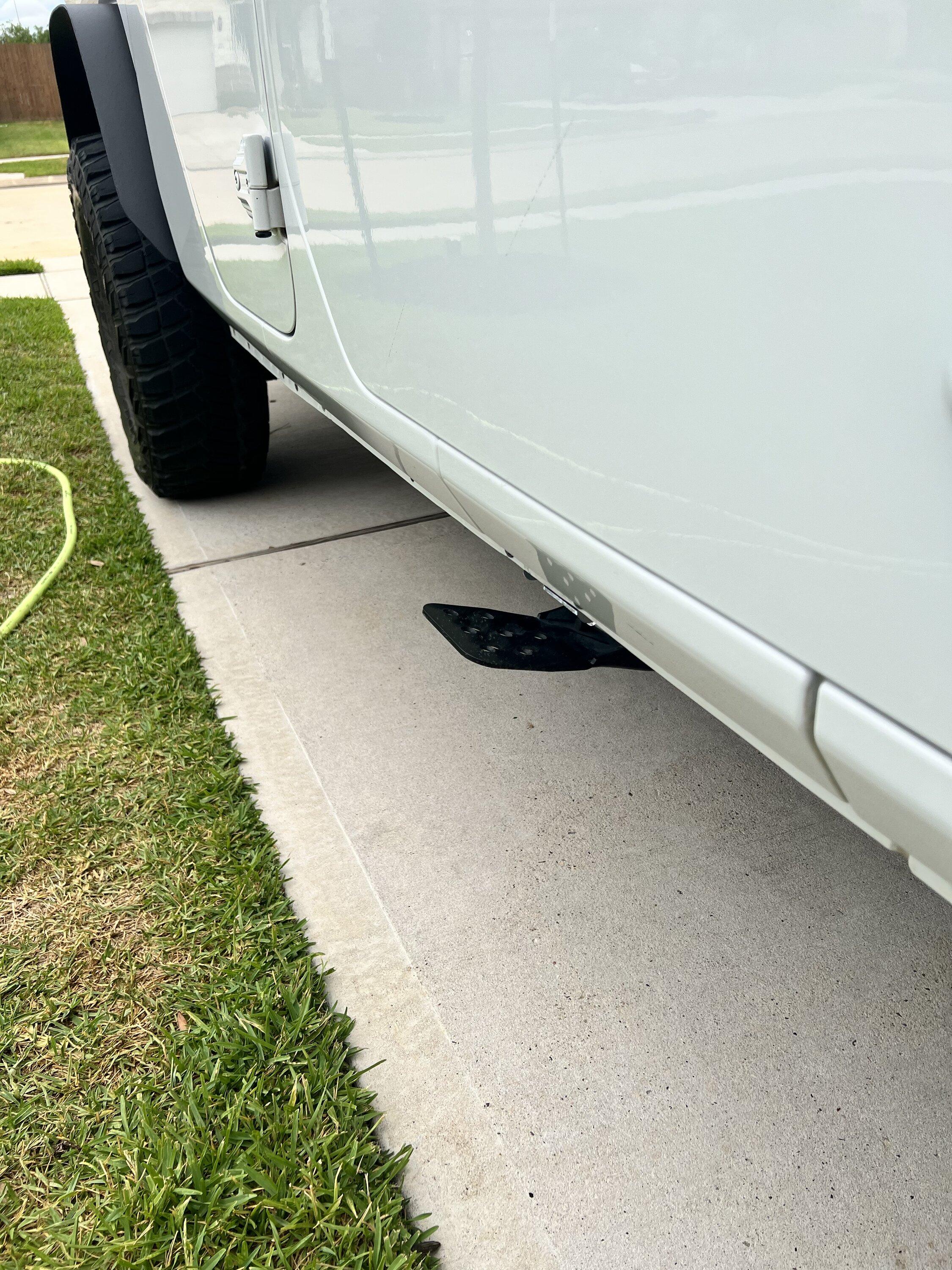 Jeep Gladiator M.O.R.E. Hide-a-Step (2x) black A2AD95AD-FD5C-45C8-8BD7-636C727F2744