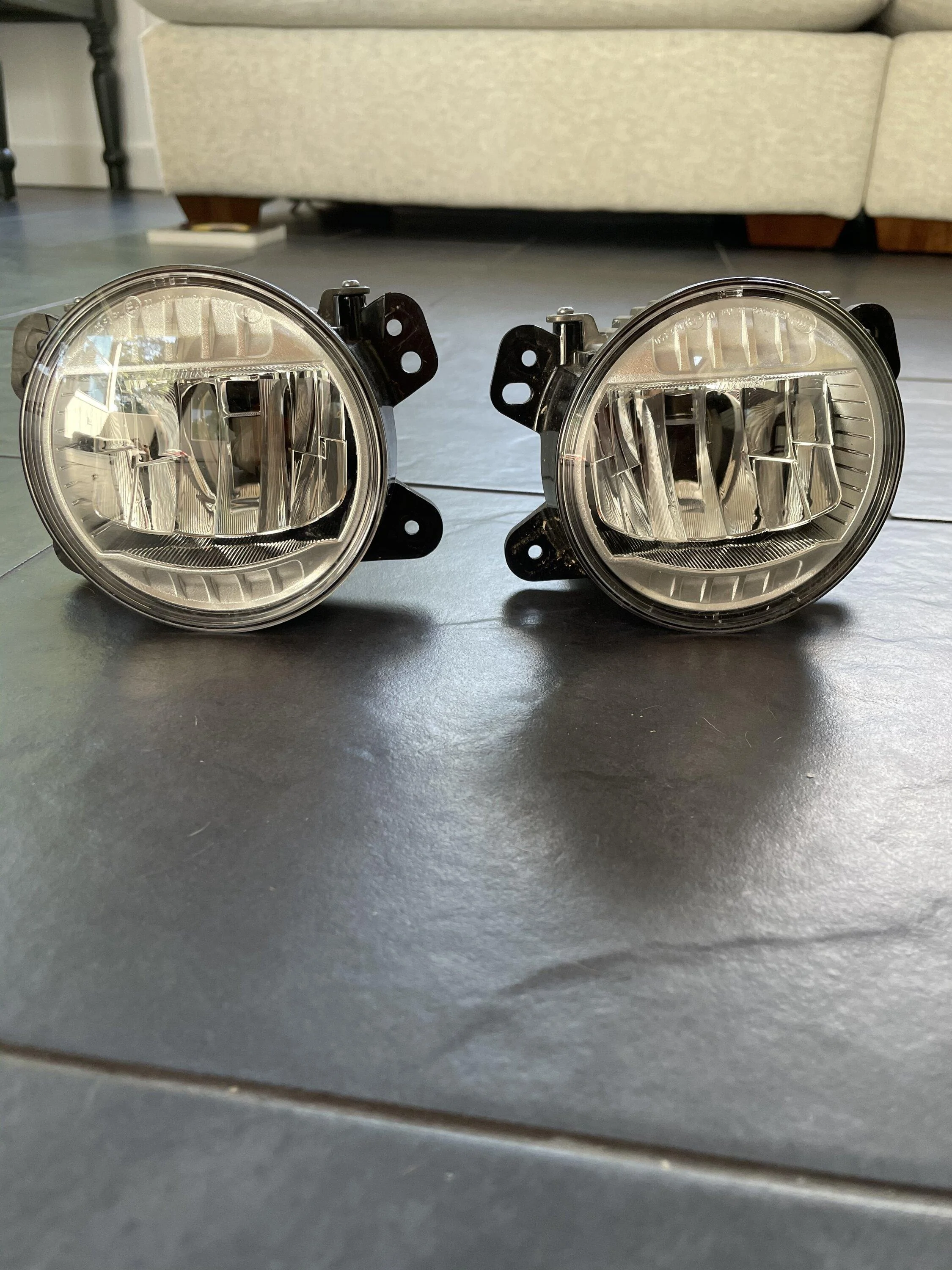 Jeep Gladiator OEM LED Fog Lights C2B4D19B-F016-465D-8321-6A7475B5DE48