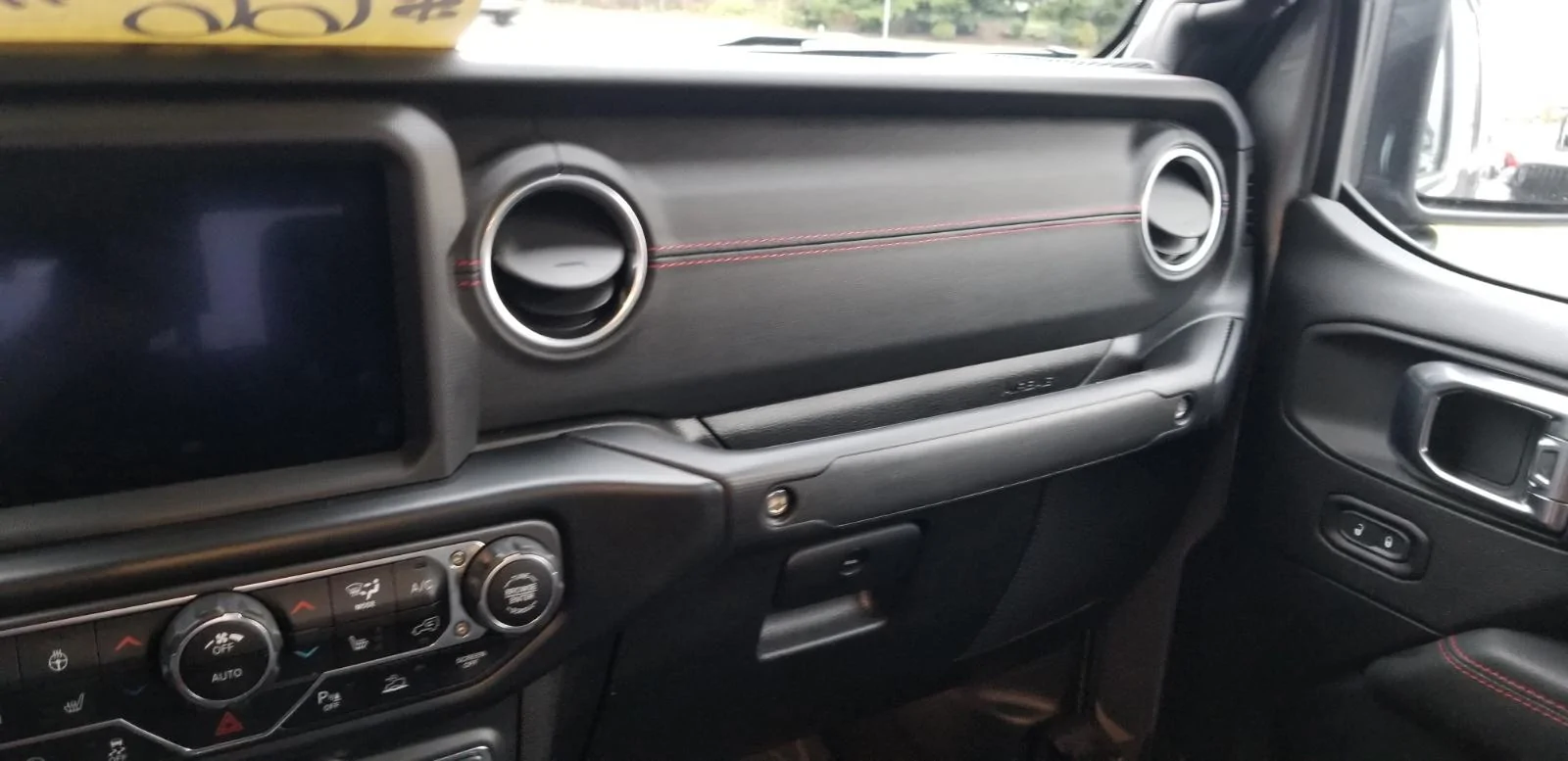 Jeep Gladiator Rubicon red dash no more? Resized_20220115_152135