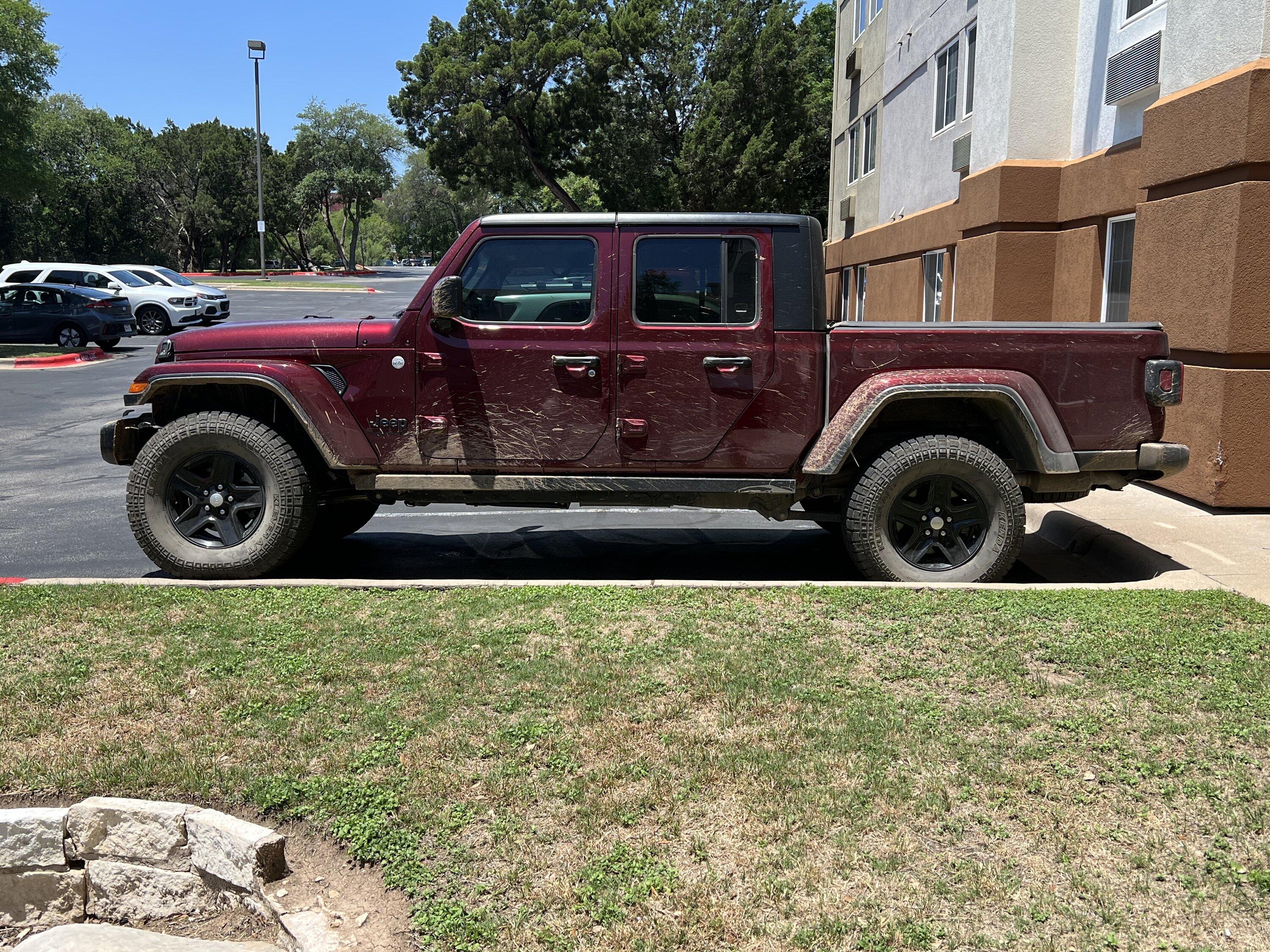 Jeep Gladiator Lets see those Sport S Gladiators with 35" tires and wheels !! 48AFCE2A-448D-4325-B97A-E631CADDEDE2