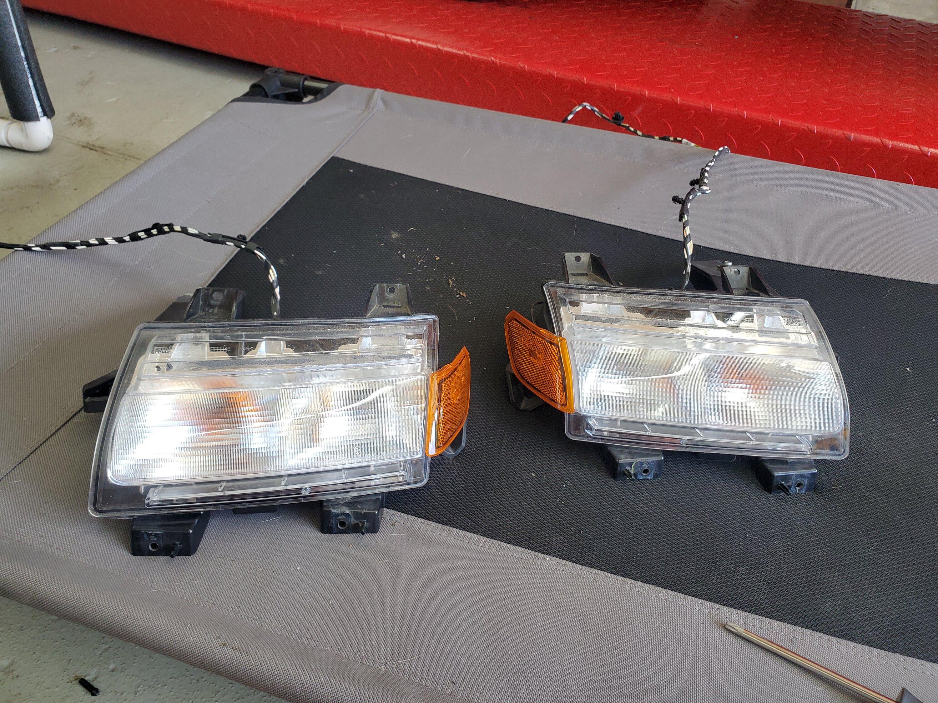 Jeep Gladiator Non-LED Driver lights $20 20220618_100939