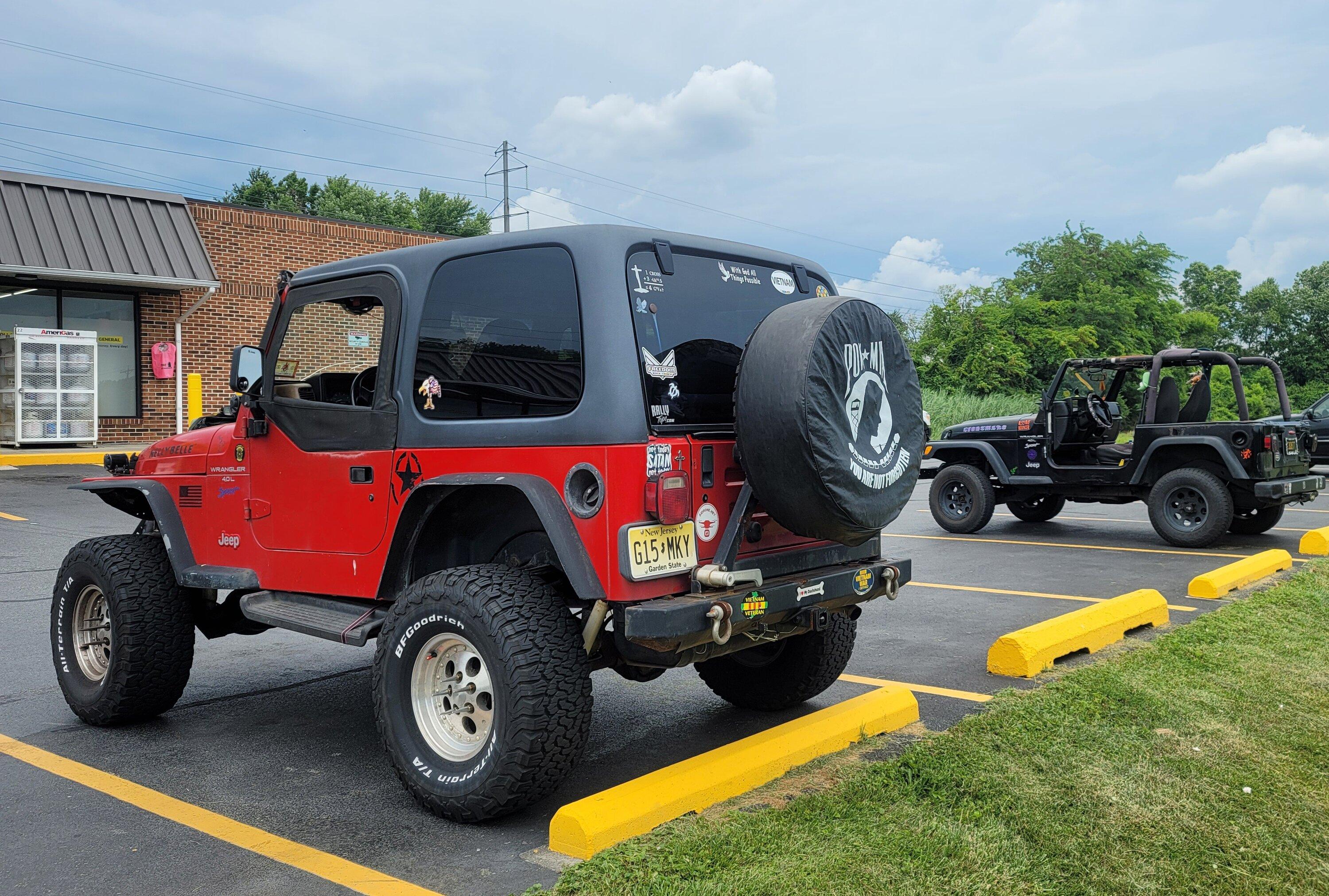 Jeep Gladiator Jeeps Parking Next To Jeeps 20220701_152033