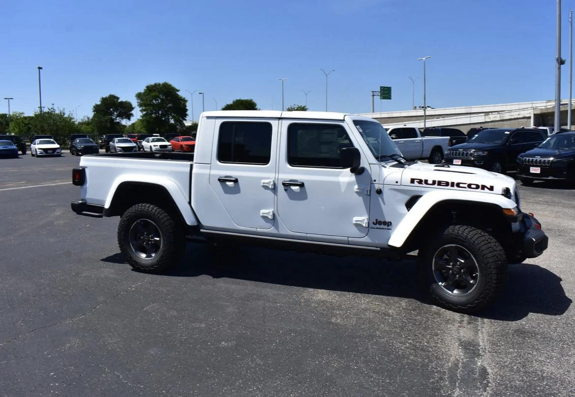 Jeep Gladiator Bad day on the free way 838BE0AC-F736-48DF-8440-E9E2C01F1666