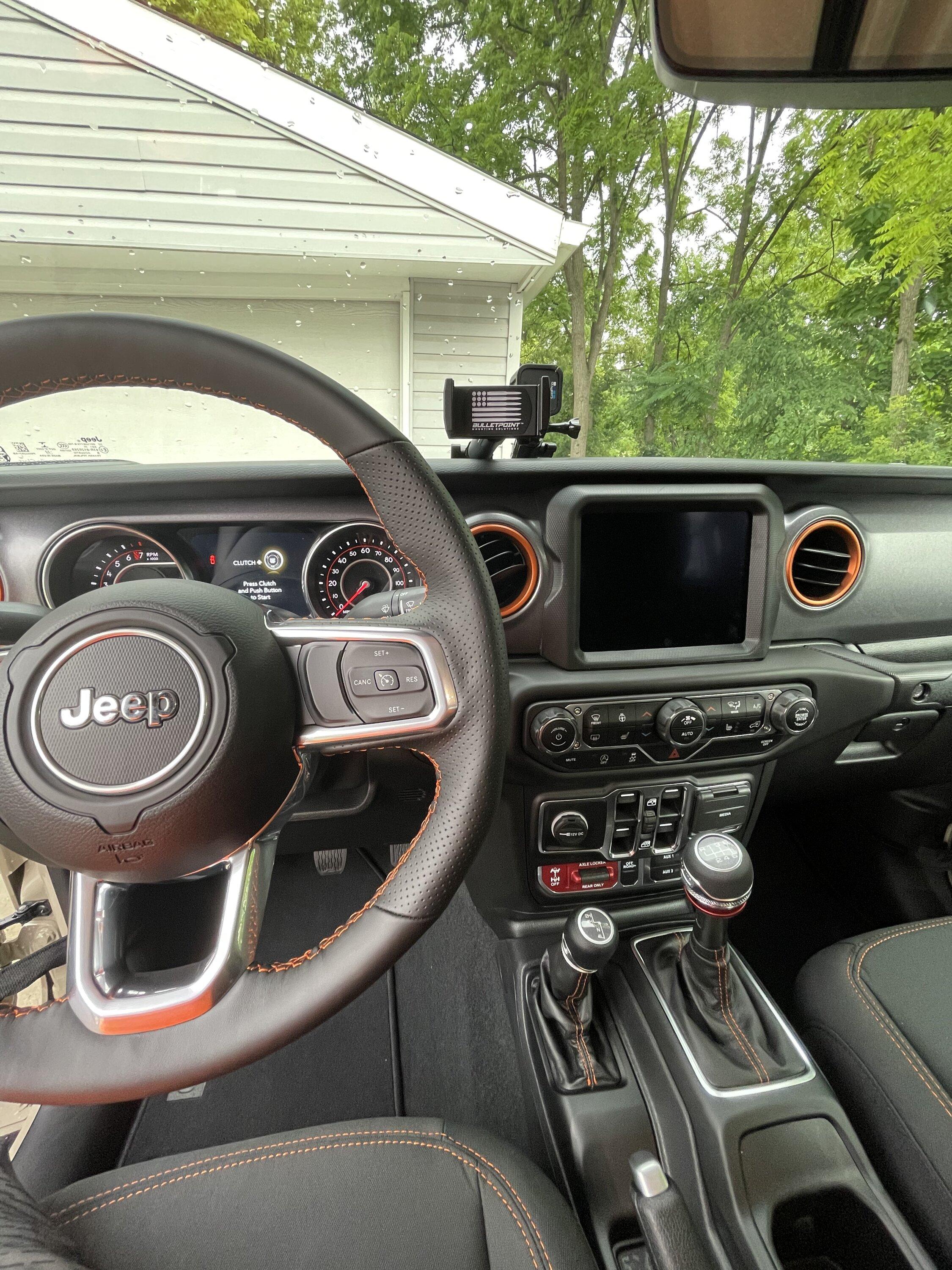 Jeep Gladiator Gobi Gladiators Waiting Room B8741166-27C0-4996-B8F9-913121C30216