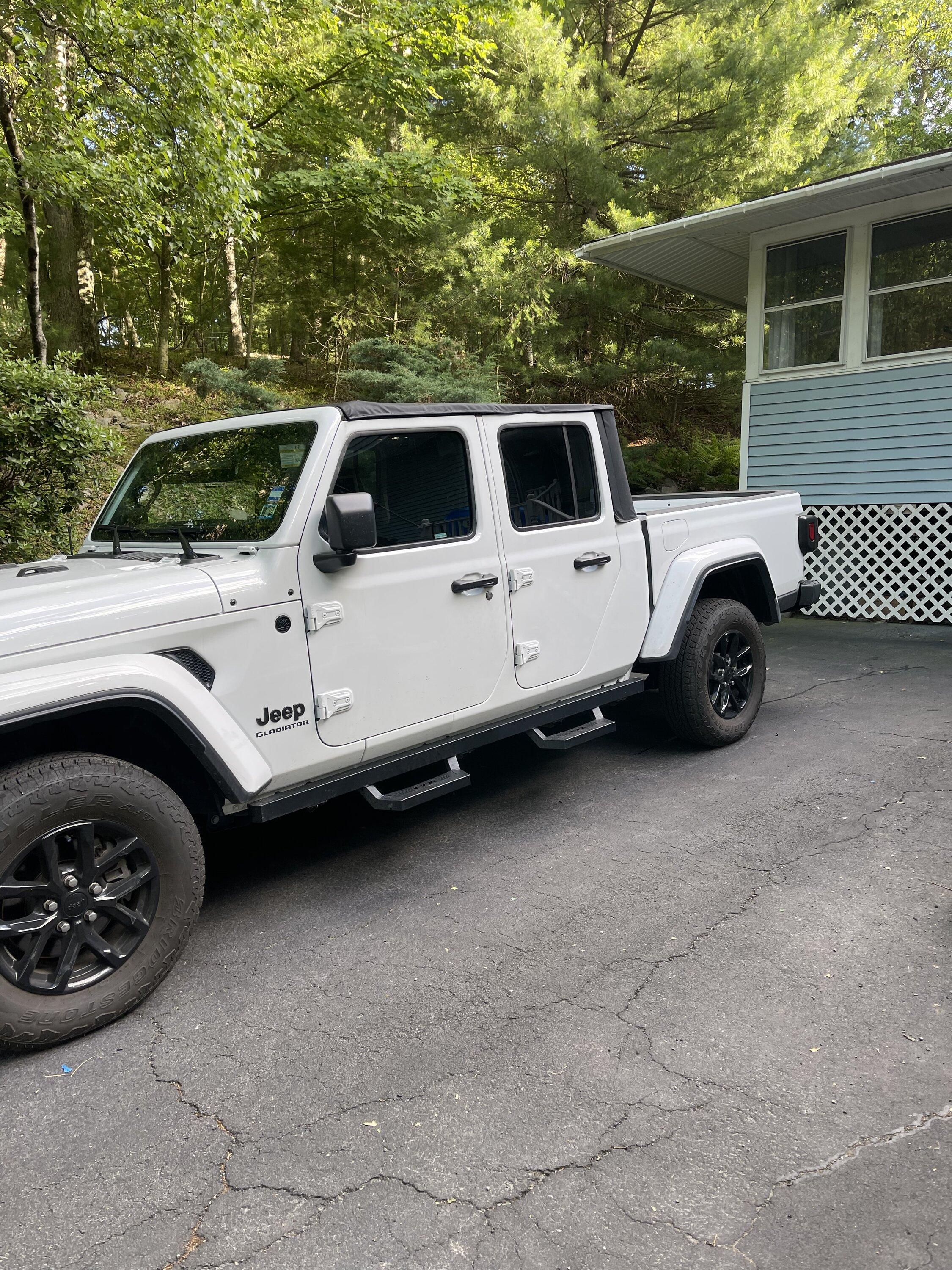 Jeep Gladiator Rugged Ridge Voyager Soft top FE839330-68D3-4754-82EB-4D1A97A4FC94
